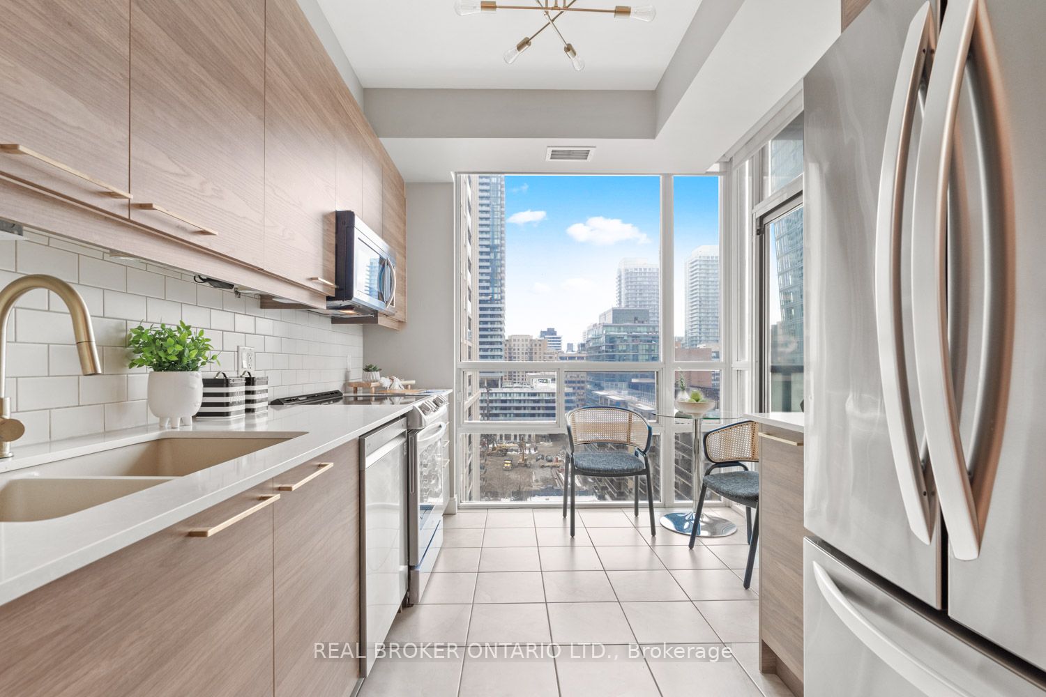 #1206 - 88 Broadway Avenue Property Photo 10