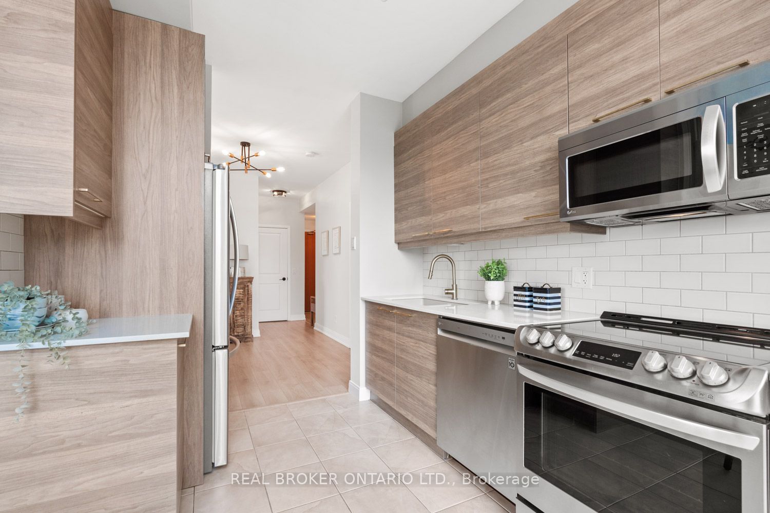 #1206 - 88 Broadway Avenue Property Photo 12
