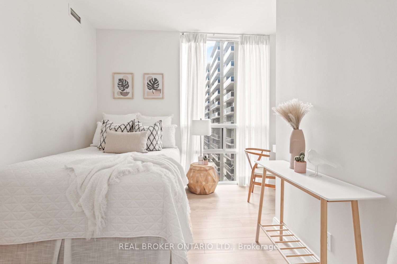 #1206 - 88 Broadway Avenue Property Photo 23