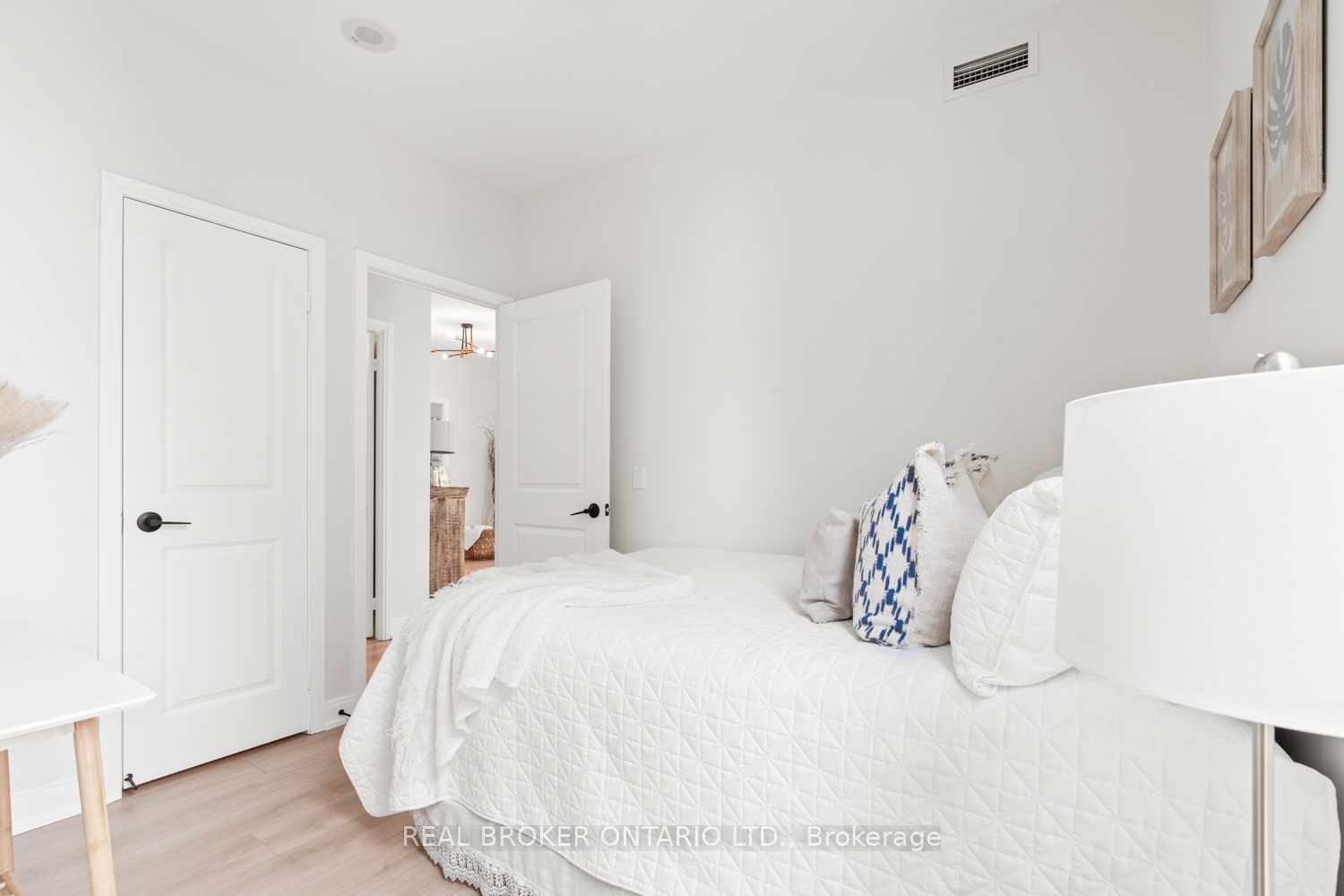 #1206 - 88 Broadway Avenue Property Photo 26
