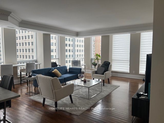 #902 - 10 Bellair Street Property Photo 2