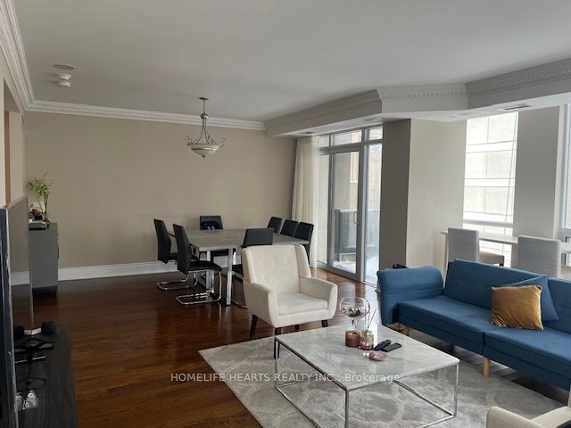 #902 - 10 Bellair Street Property Photo 3