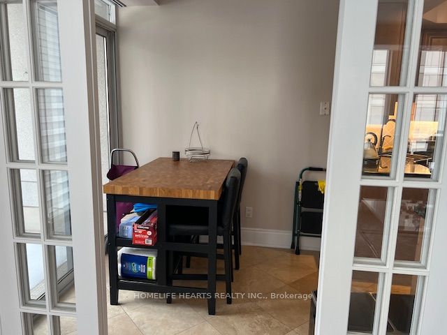 #902 - 10 Bellair Street Property Photo 9