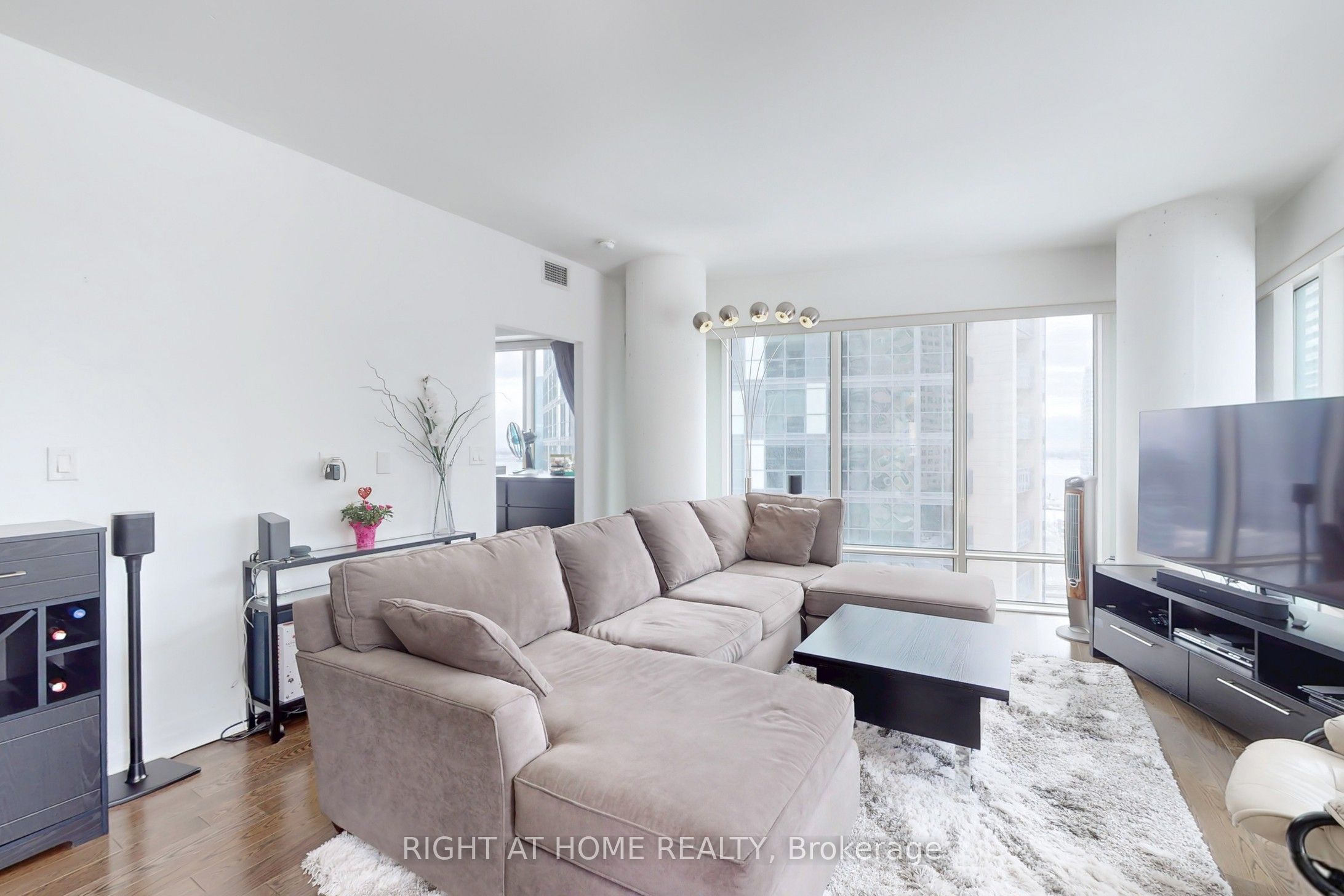 #1802 - 8 The Esplanade Street Property Photo 5