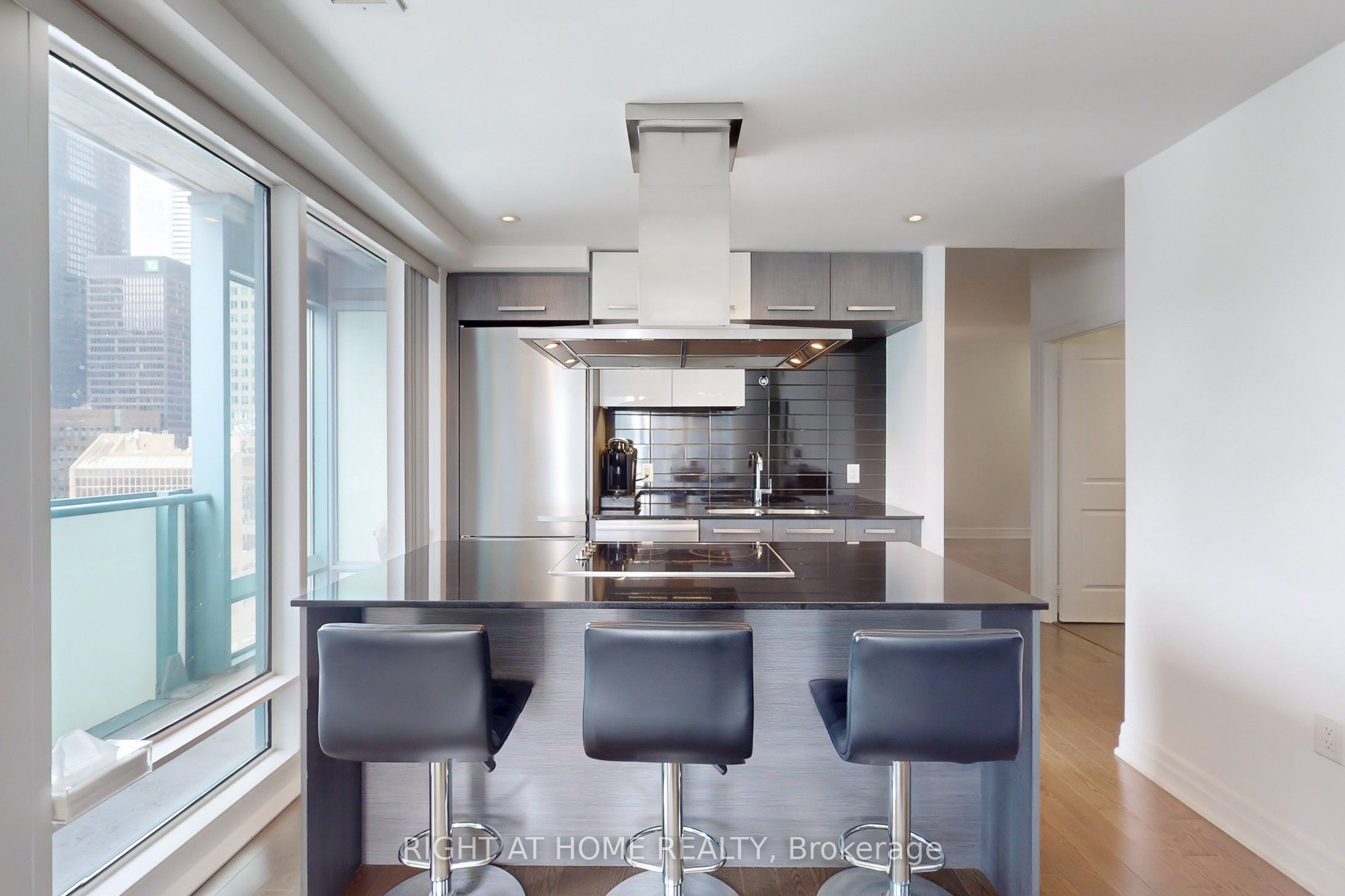 #1802 - 8 The Esplanade Street Property Photo 9