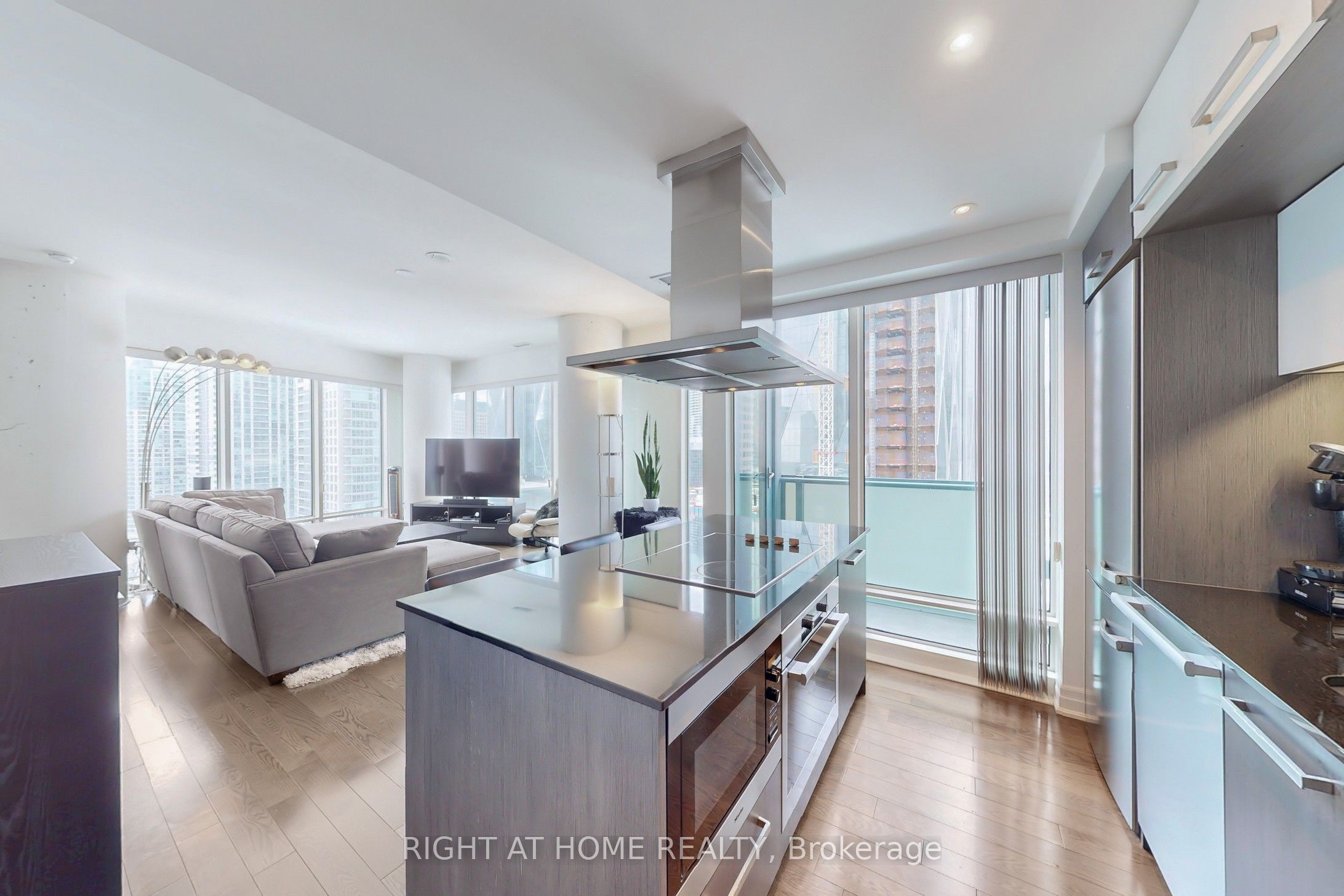#1802 - 8 The Esplanade Street Property Photo 12