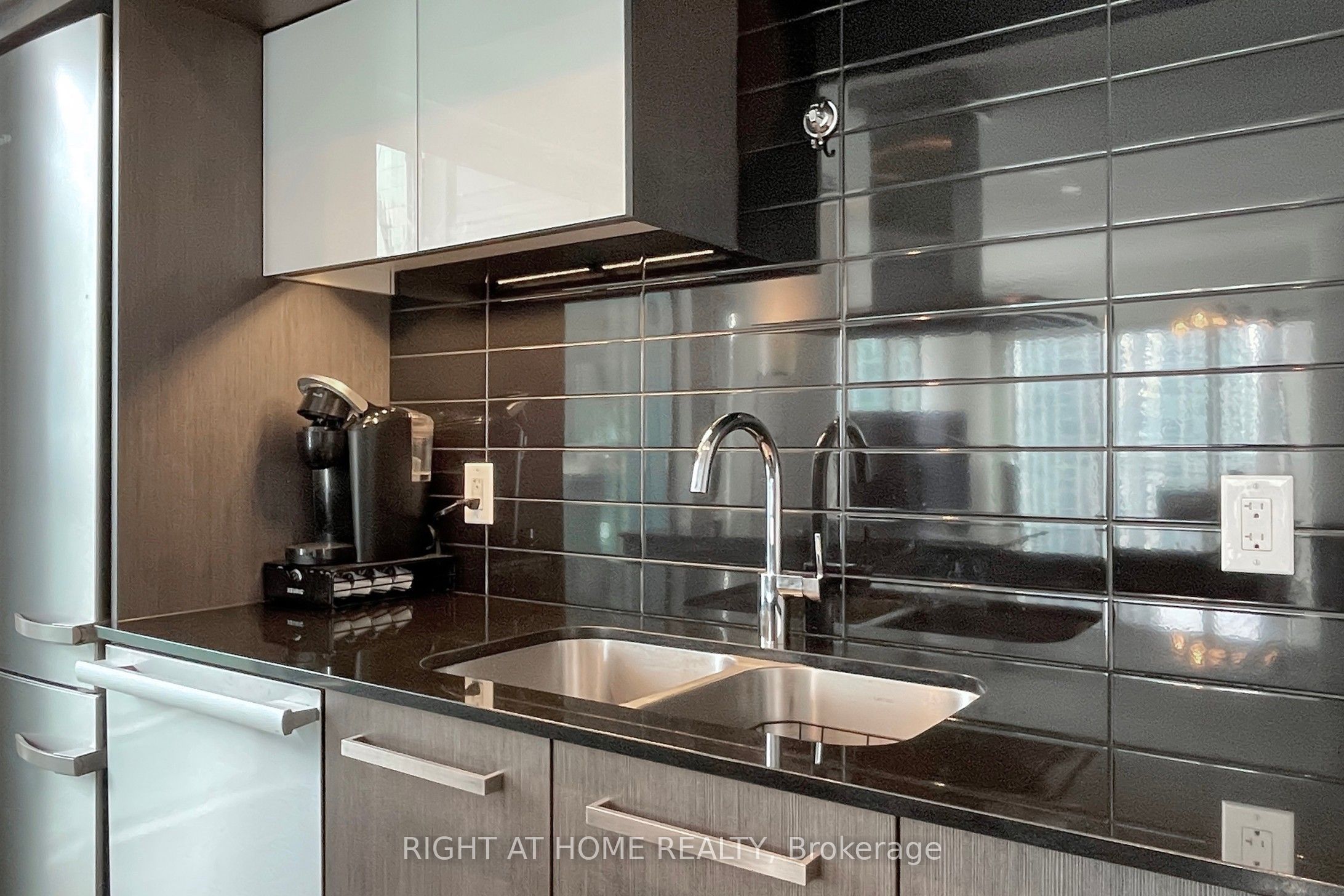 #1802 - 8 The Esplanade Street Property Photo 13