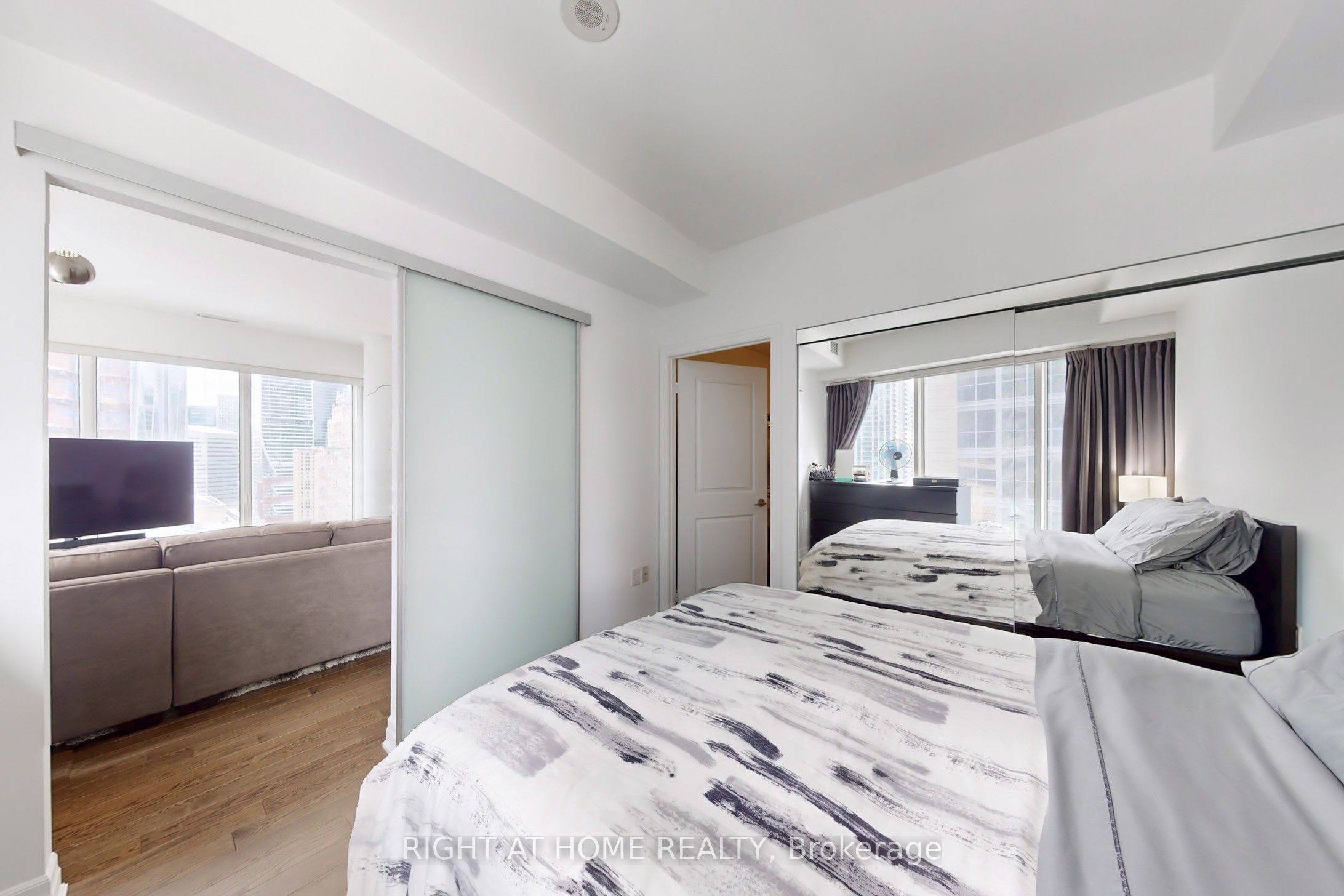 #1802 - 8 The Esplanade Street Property Photo 16