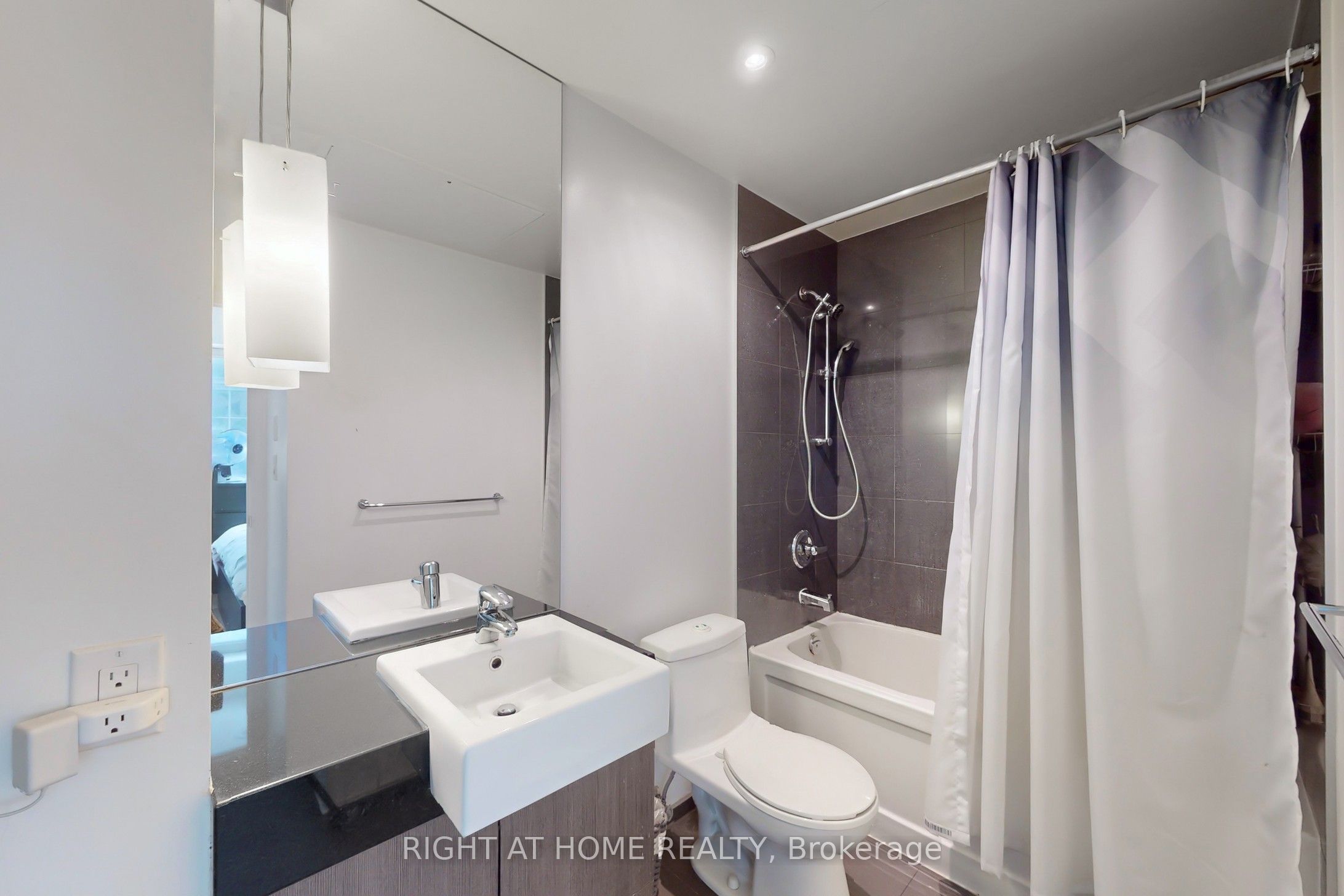 #1802 - 8 The Esplanade Street Property Photo 17