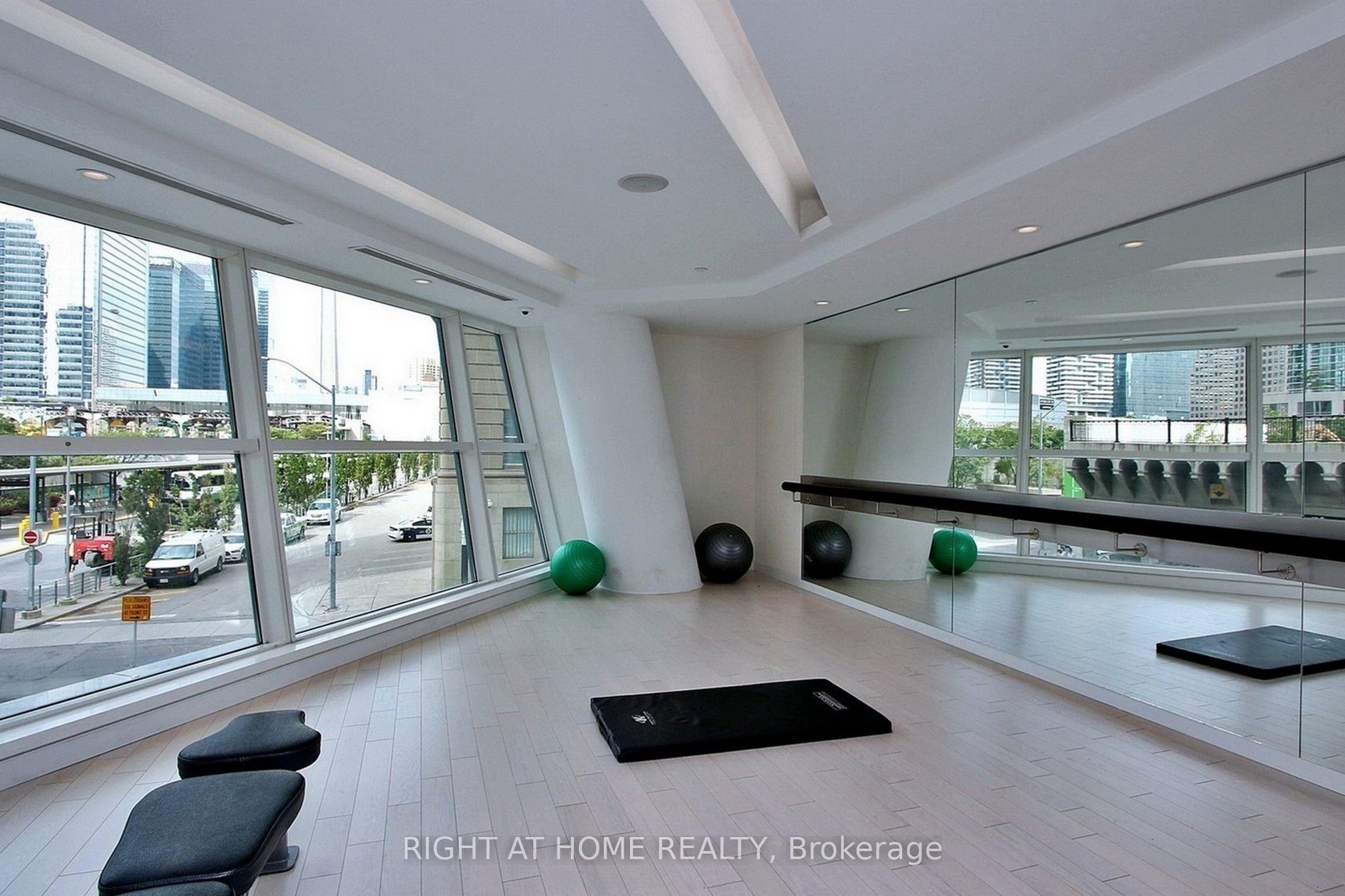 #1802 - 8 The Esplanade Street Property Photo 32