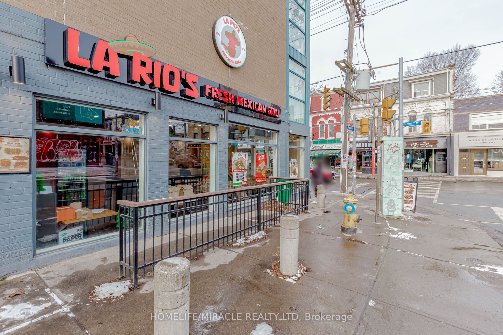 839 Queen Street Property Photo 6
