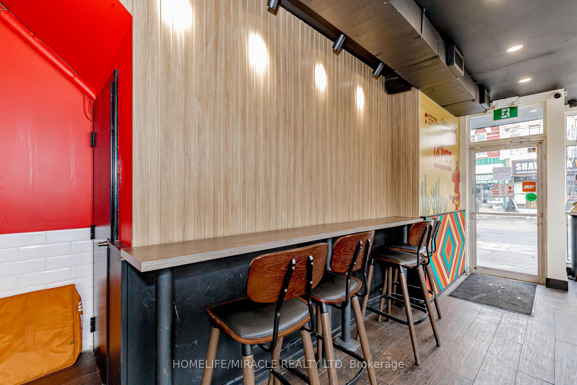839 Queen Street Property Photo 11