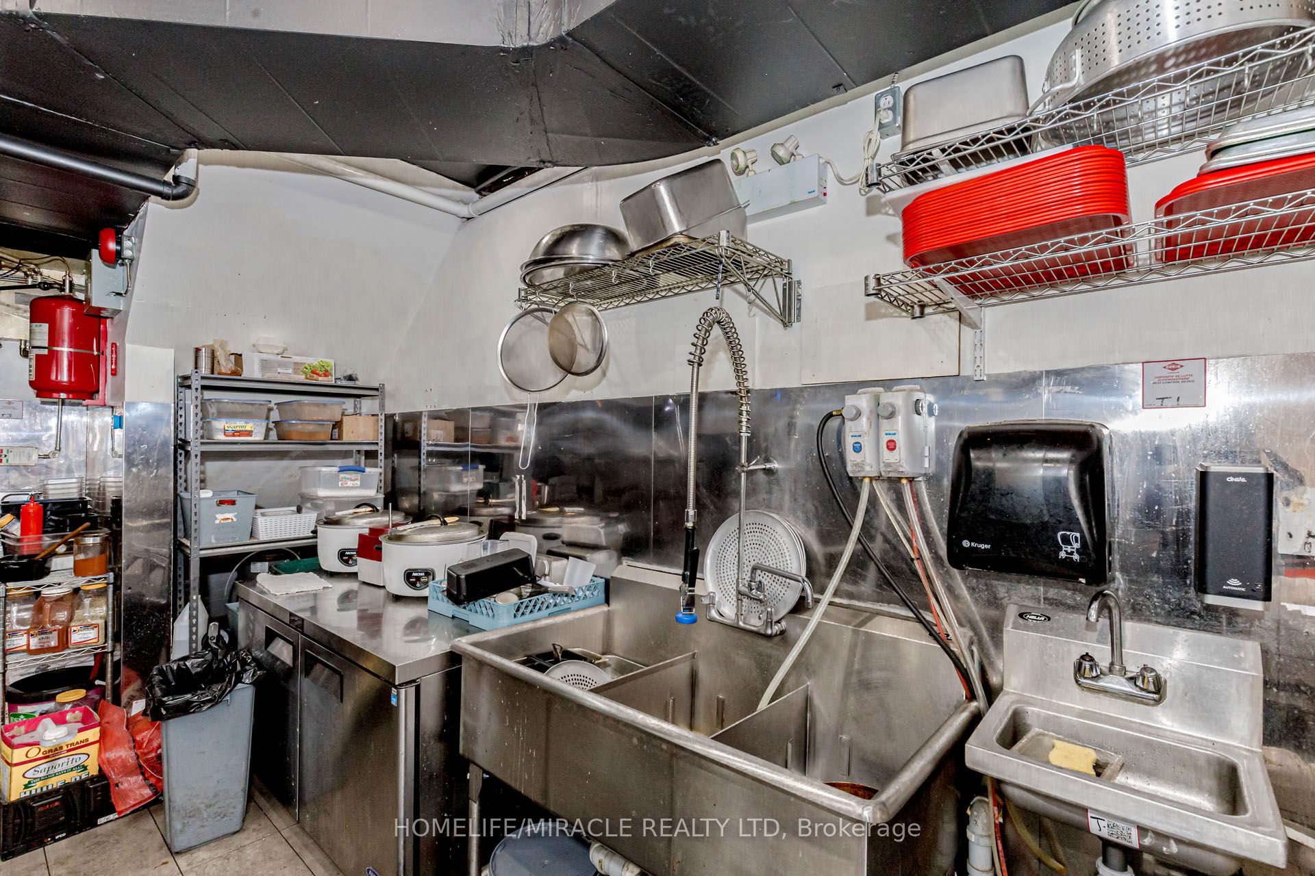 839 Queen Street Property Photo 23