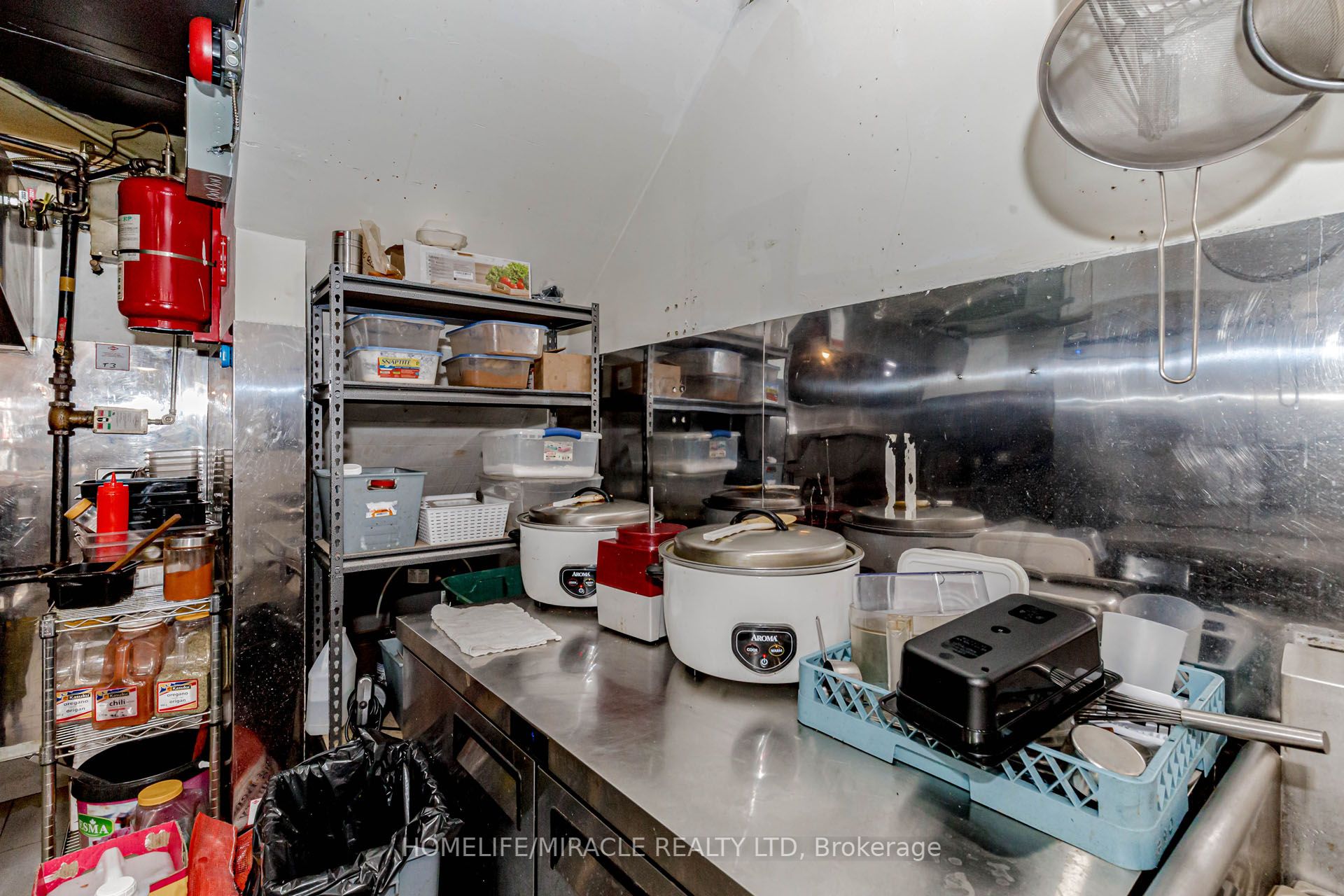 839 Queen Street Property Photo 25
