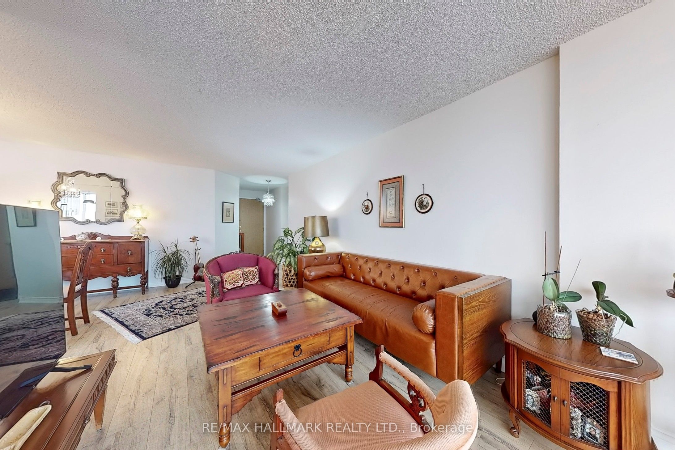 #ph210 - 1101 Steeles Avenue Property Photo 2