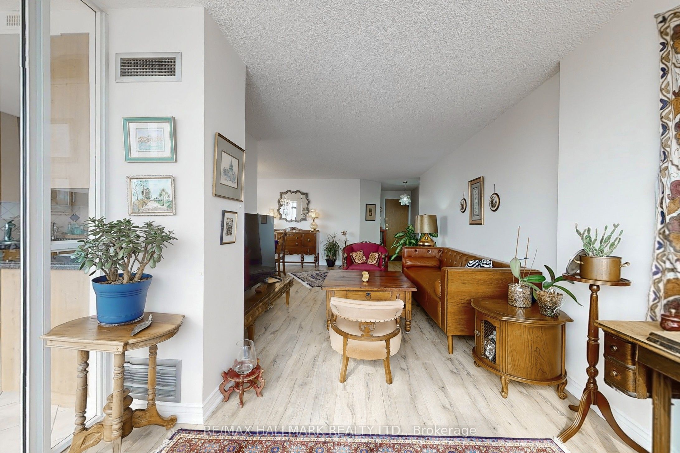 #ph210 - 1101 Steeles Avenue Property Photo 7