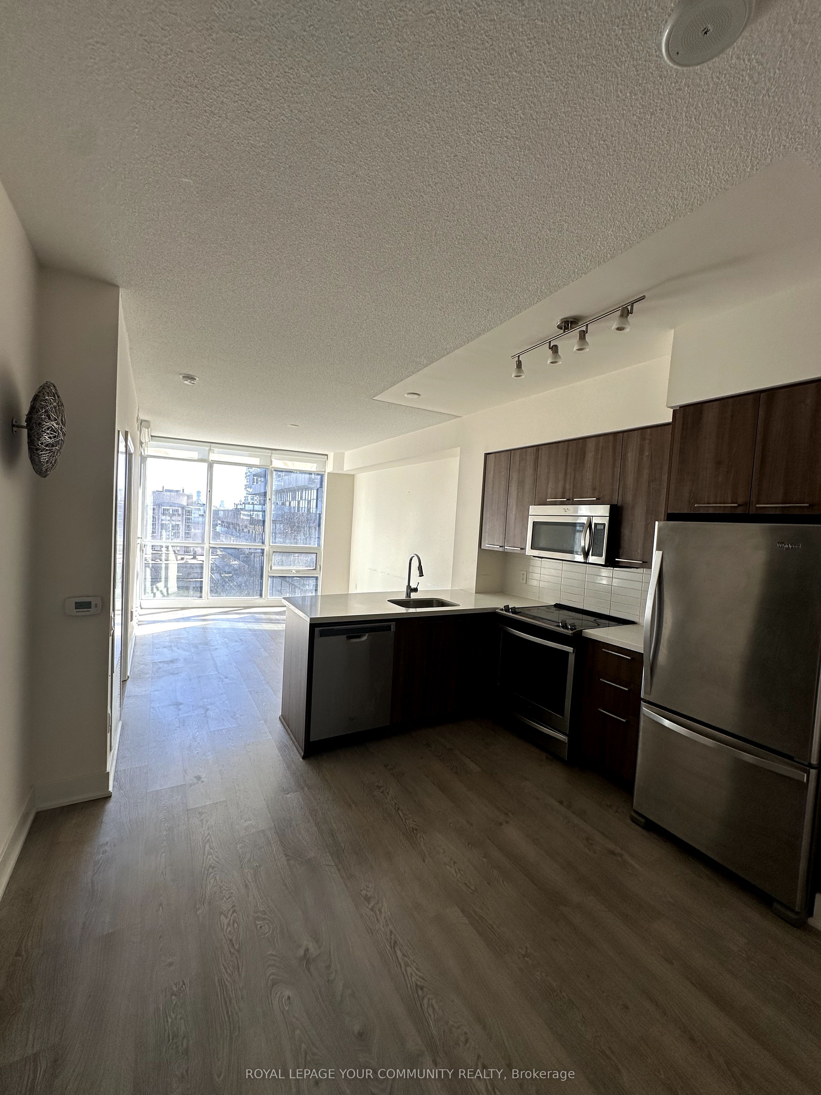 #1401 - 30 Roehampton Avenue Property Photo 13