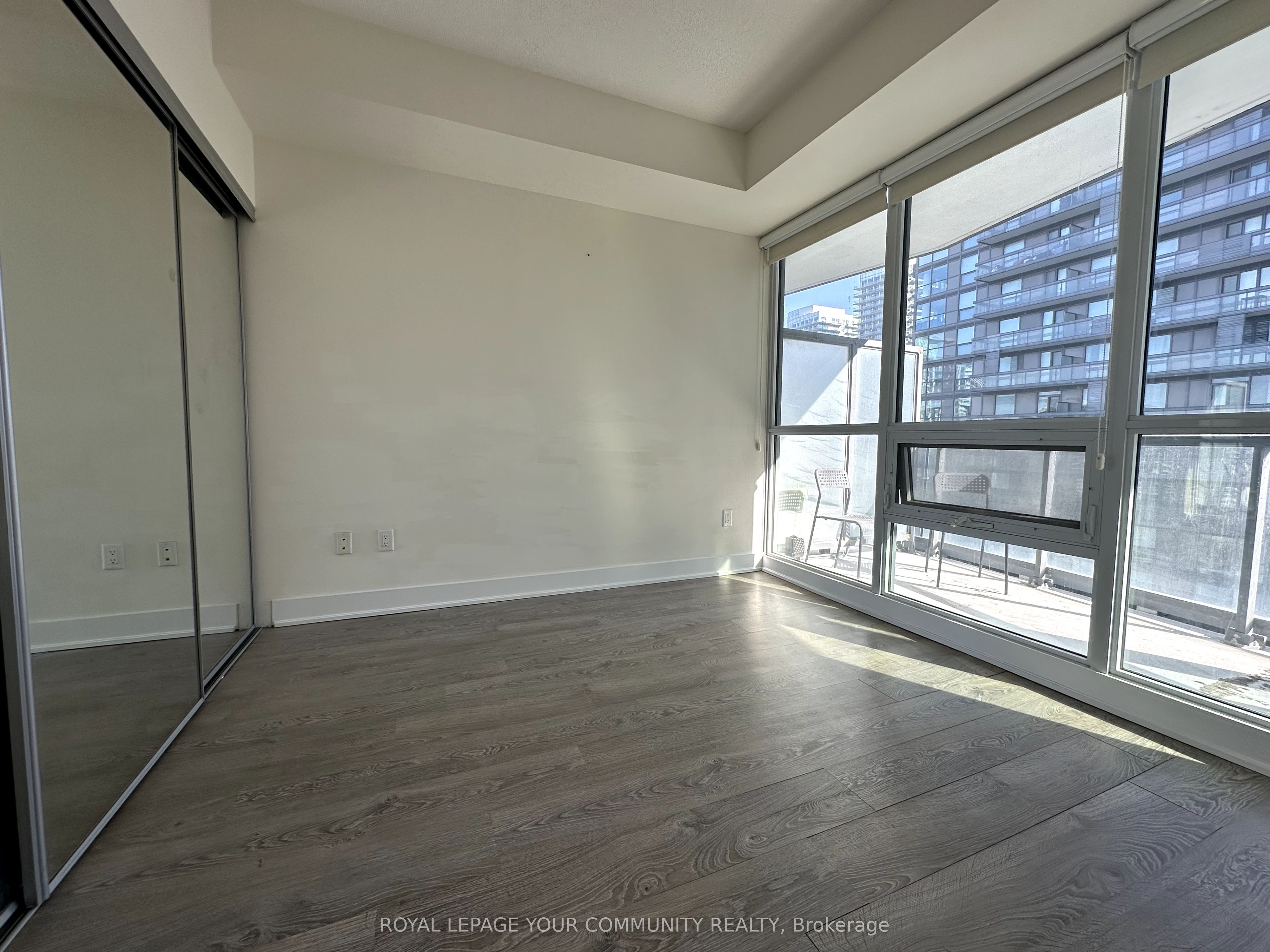 #1401 - 30 Roehampton Avenue Property Photo 18