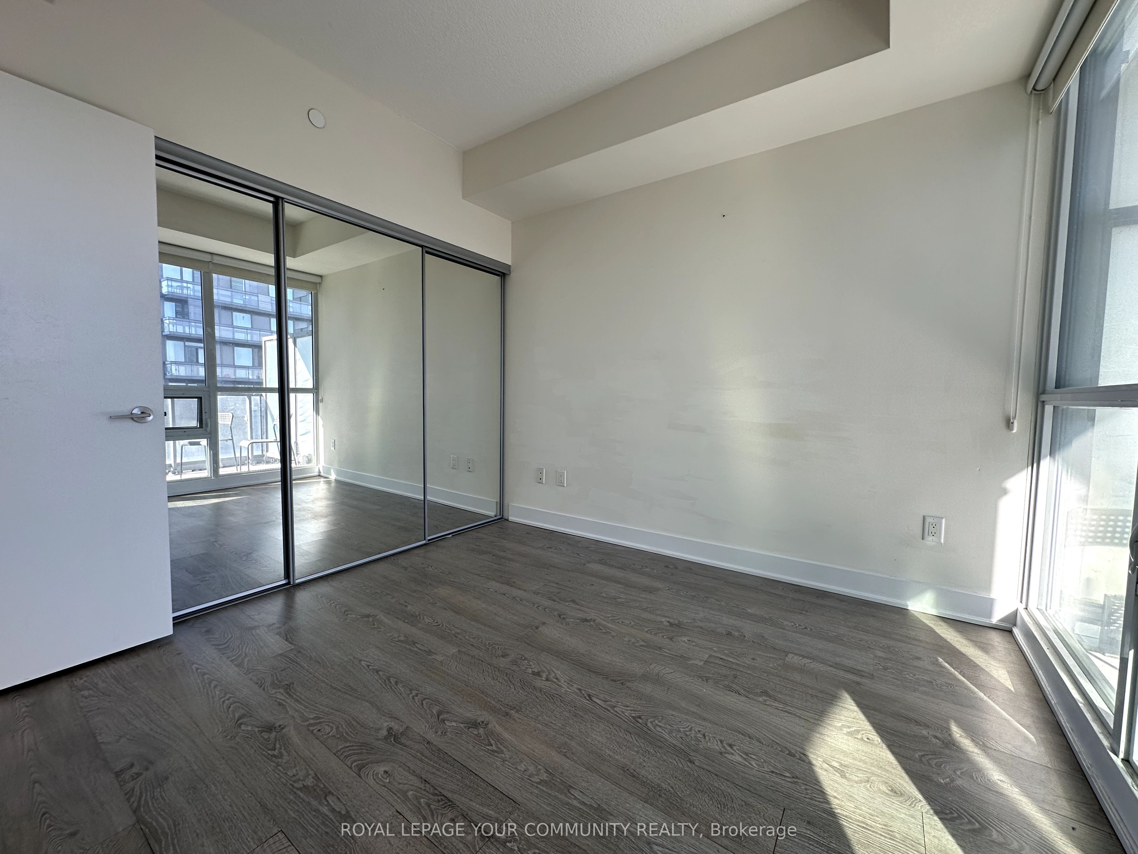 #1401 - 30 Roehampton Avenue Property Photo 19