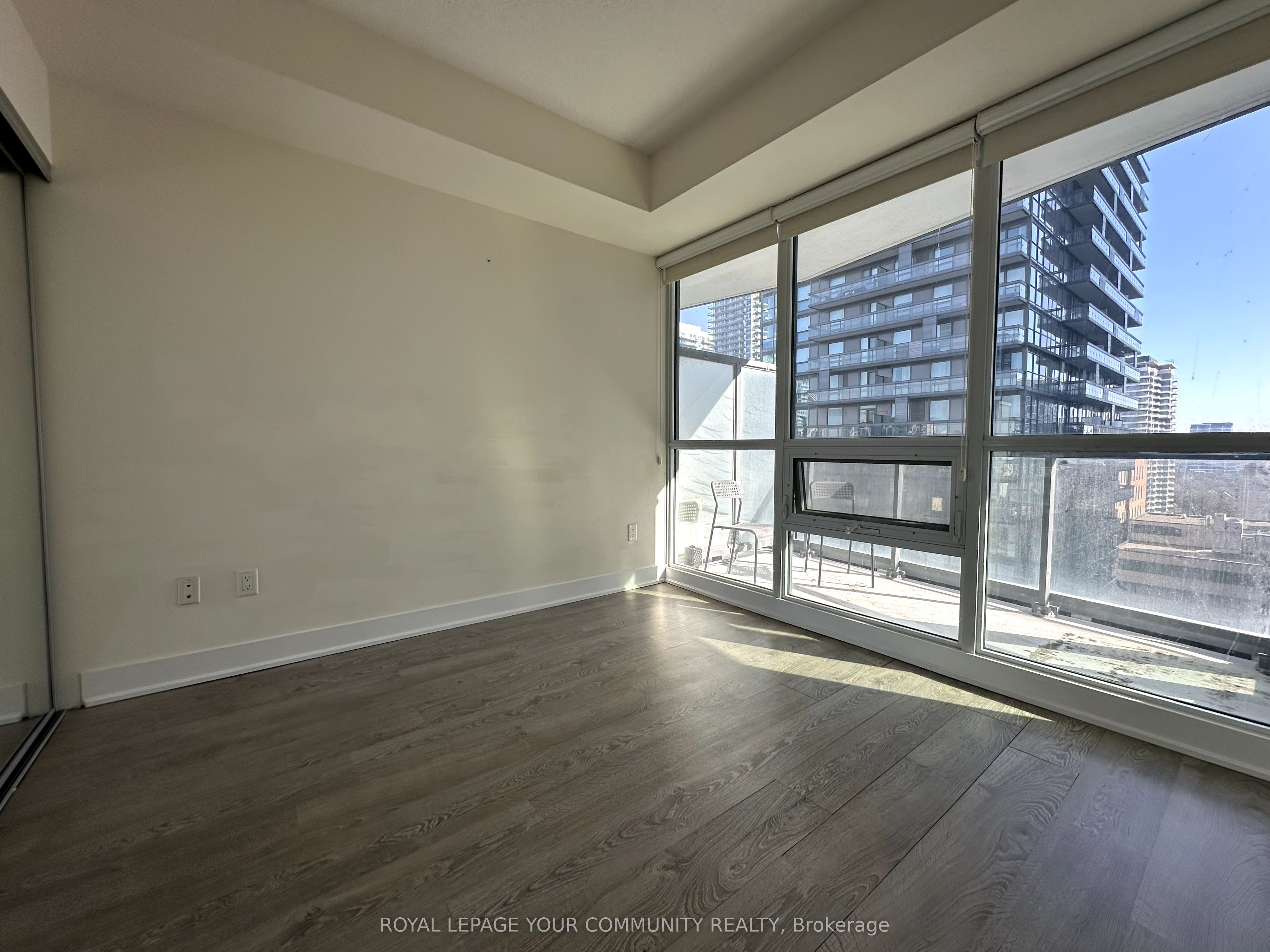 #1401 - 30 Roehampton Avenue Property Photo 20
