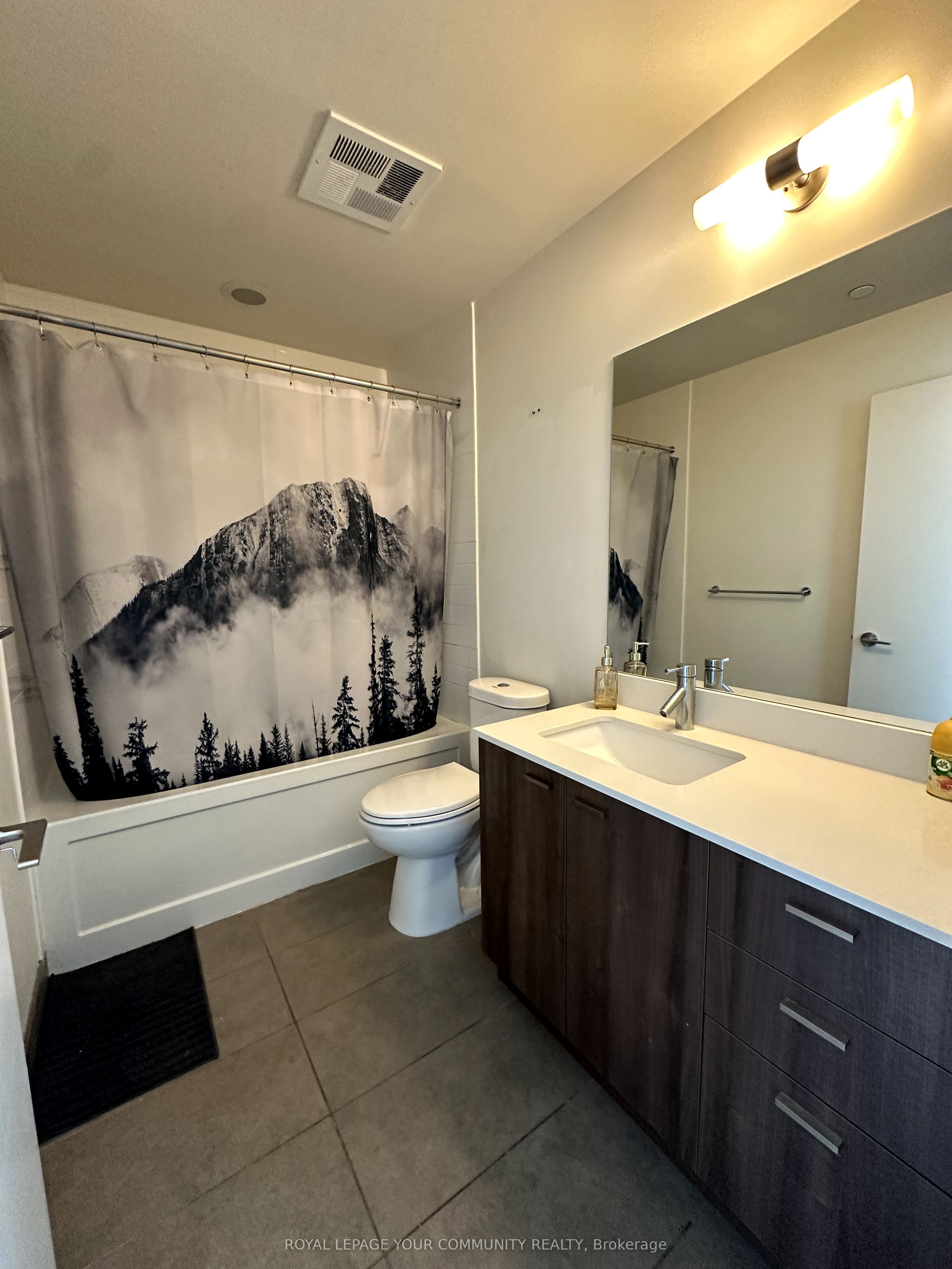 #1401 - 30 Roehampton Avenue Property Photo 23