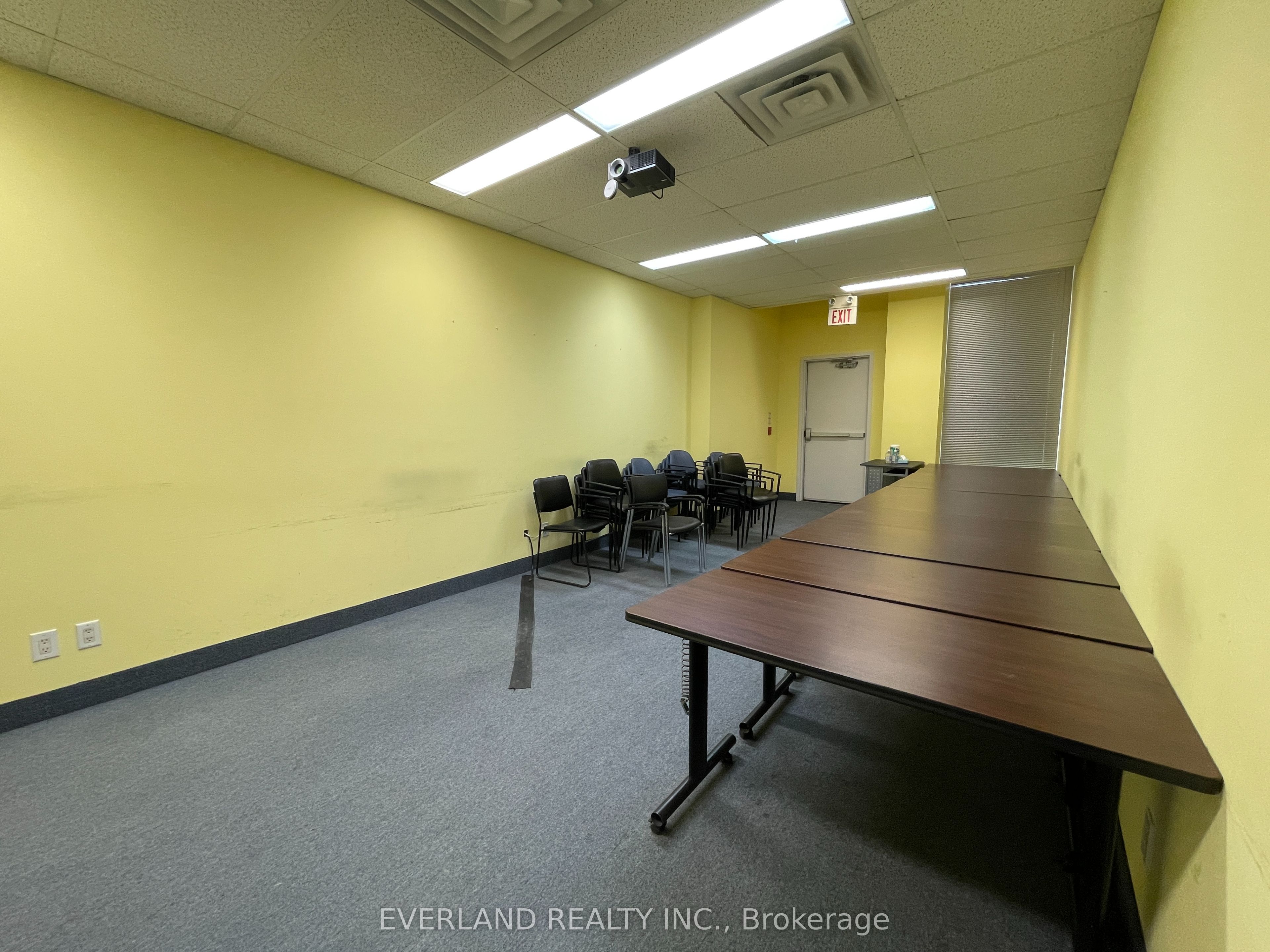 #7 & 8 - 1 Leaside Park Drive Property Photo 6