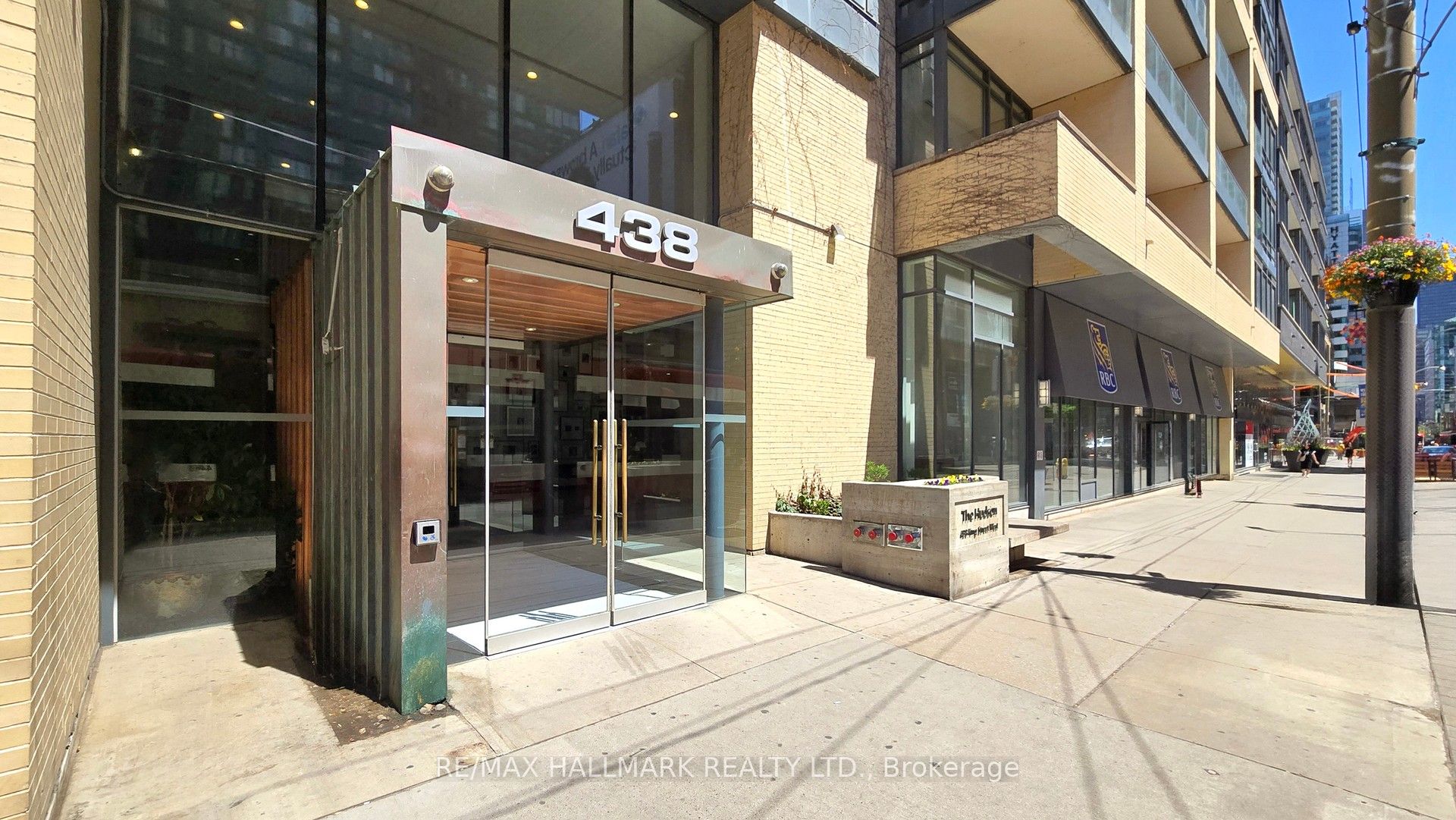#414 - 438 King Street Property Photo 2