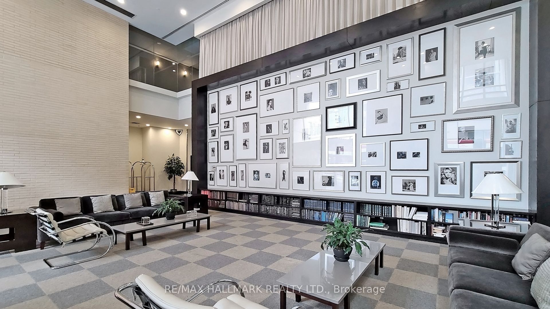 #414 - 438 King Street Property Photo 3