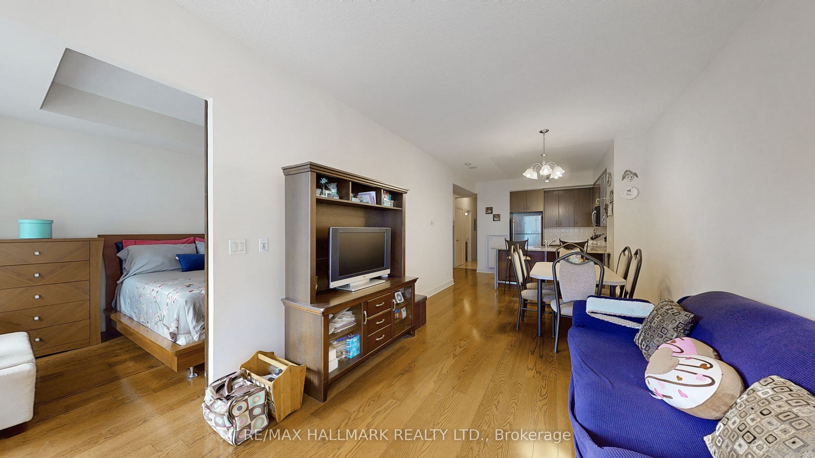 #414 - 438 King Street Property Photo 13