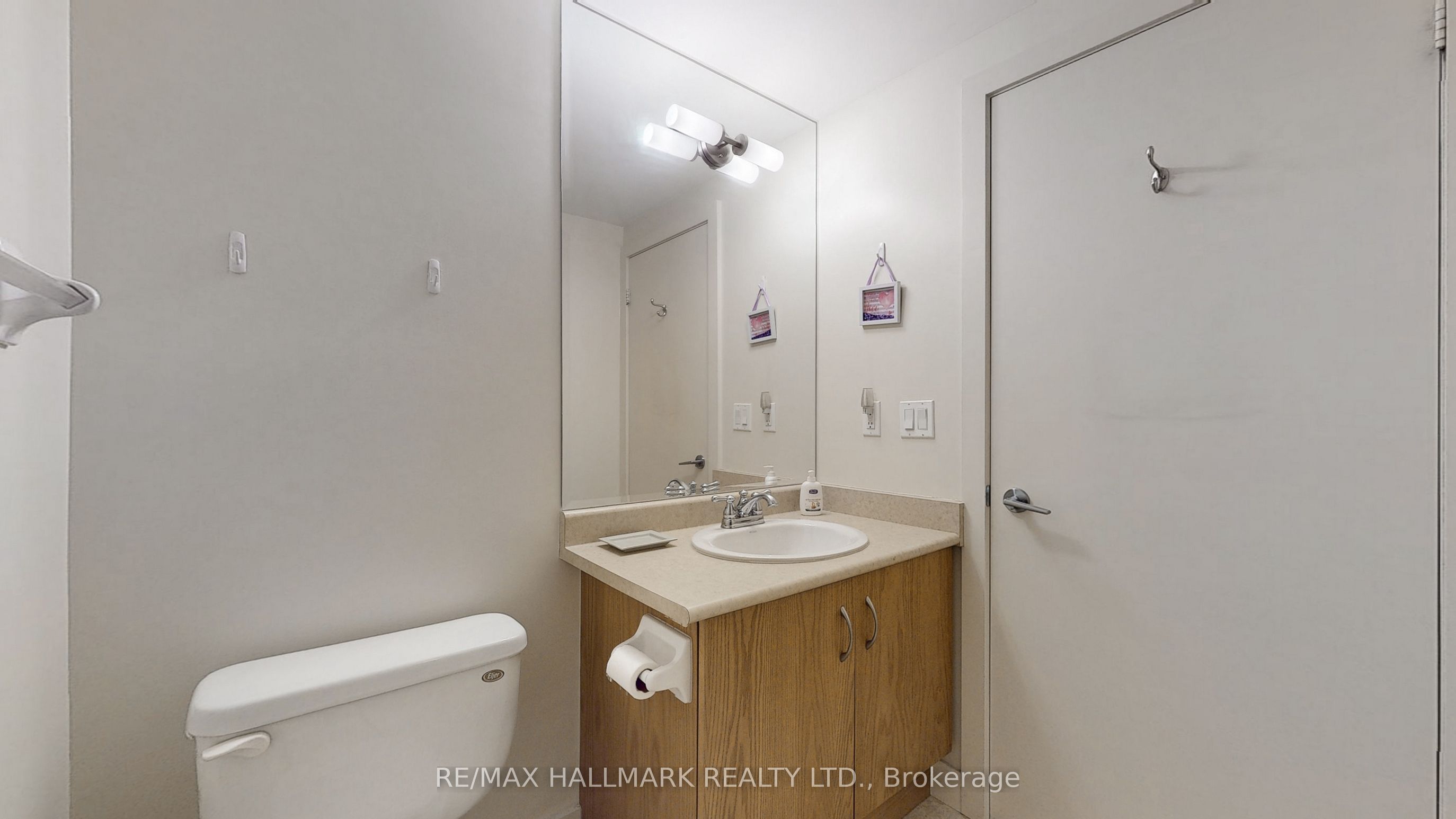 #414 - 438 King Street Property Photo 14