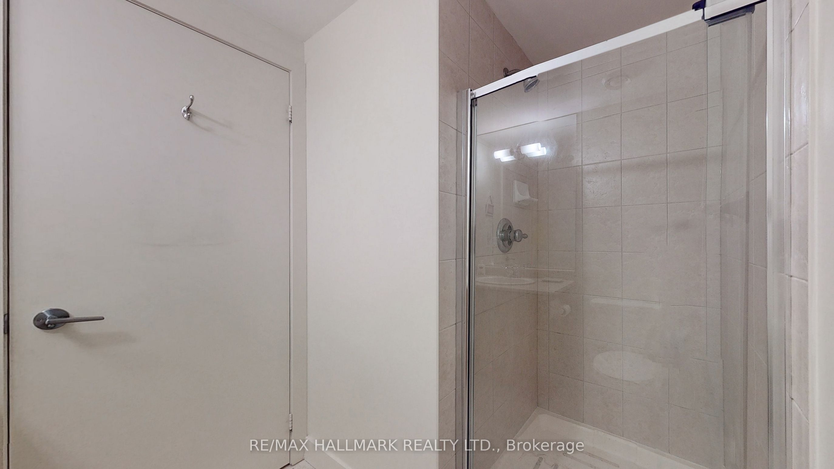 #414 - 438 King Street Property Photo 15