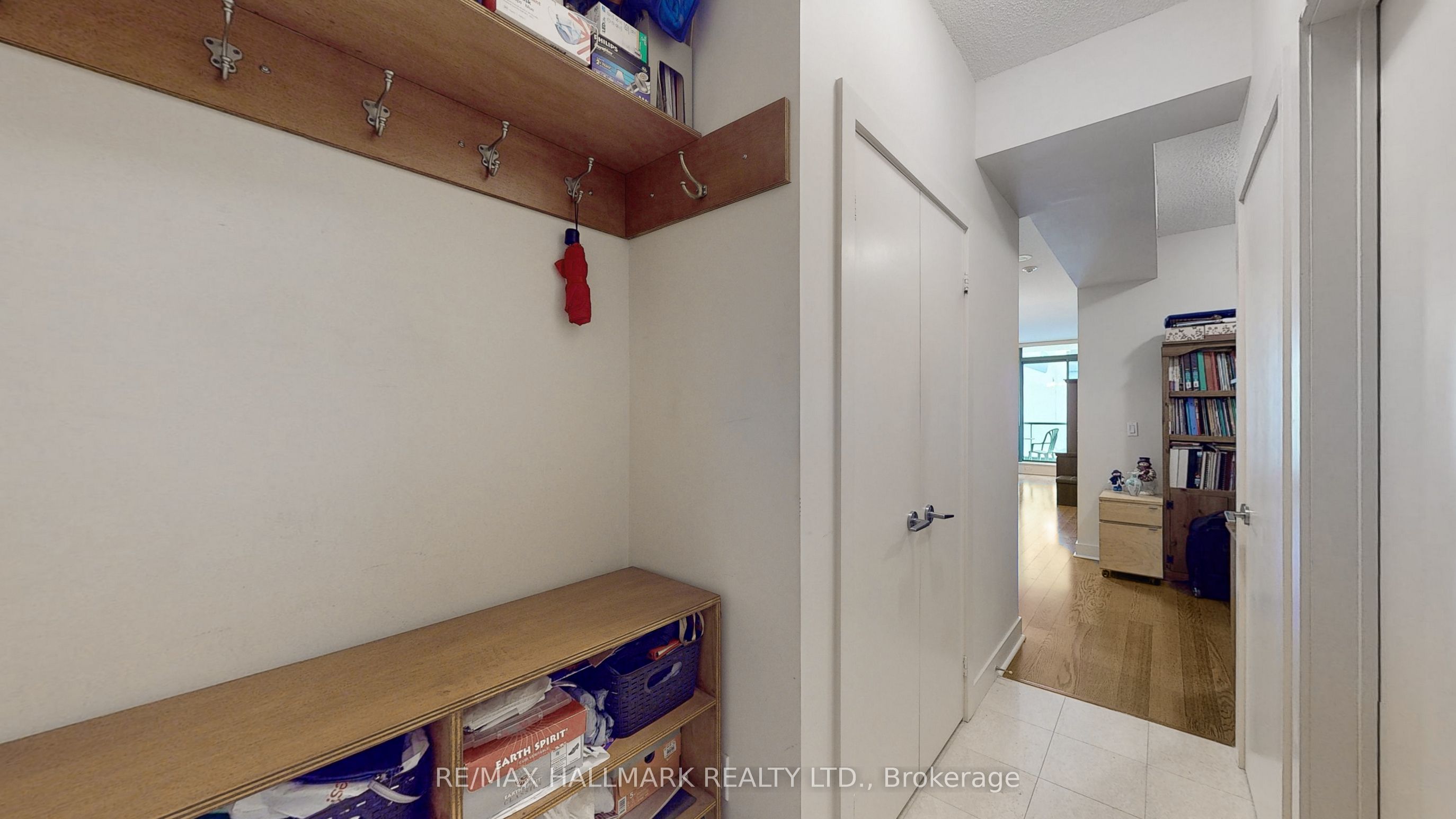 #414 - 438 King Street Property Photo 16