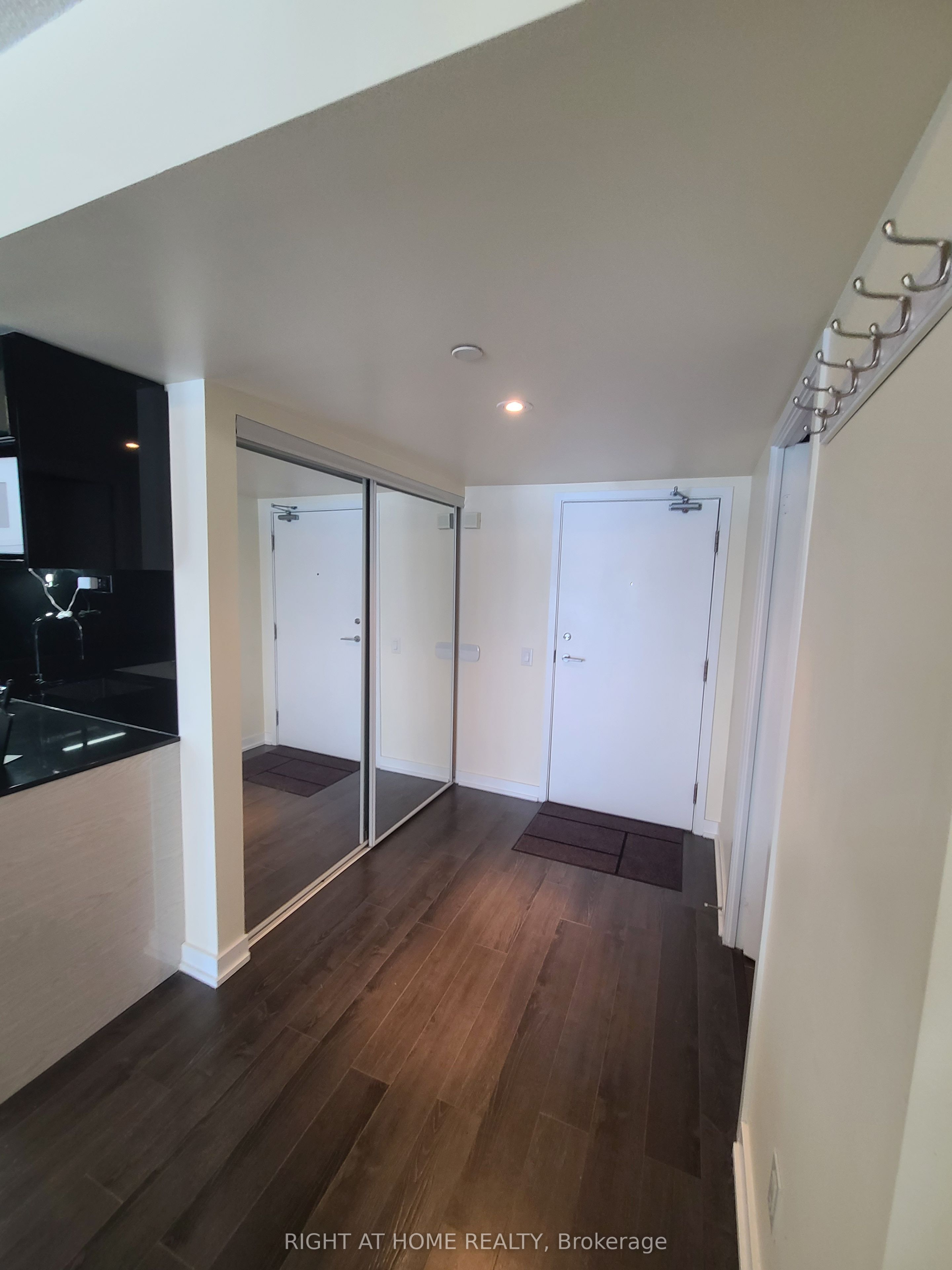#808 - 72 Esther Shiner Boulevard Property Photo 3