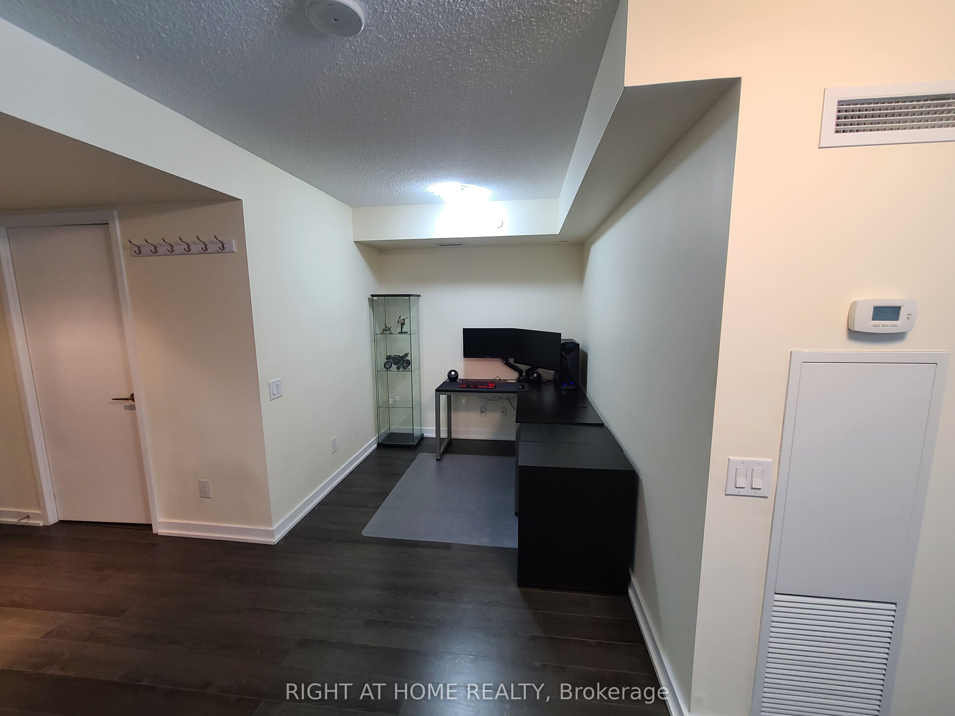 #808 - 72 Esther Shiner Boulevard Property Photo 5
