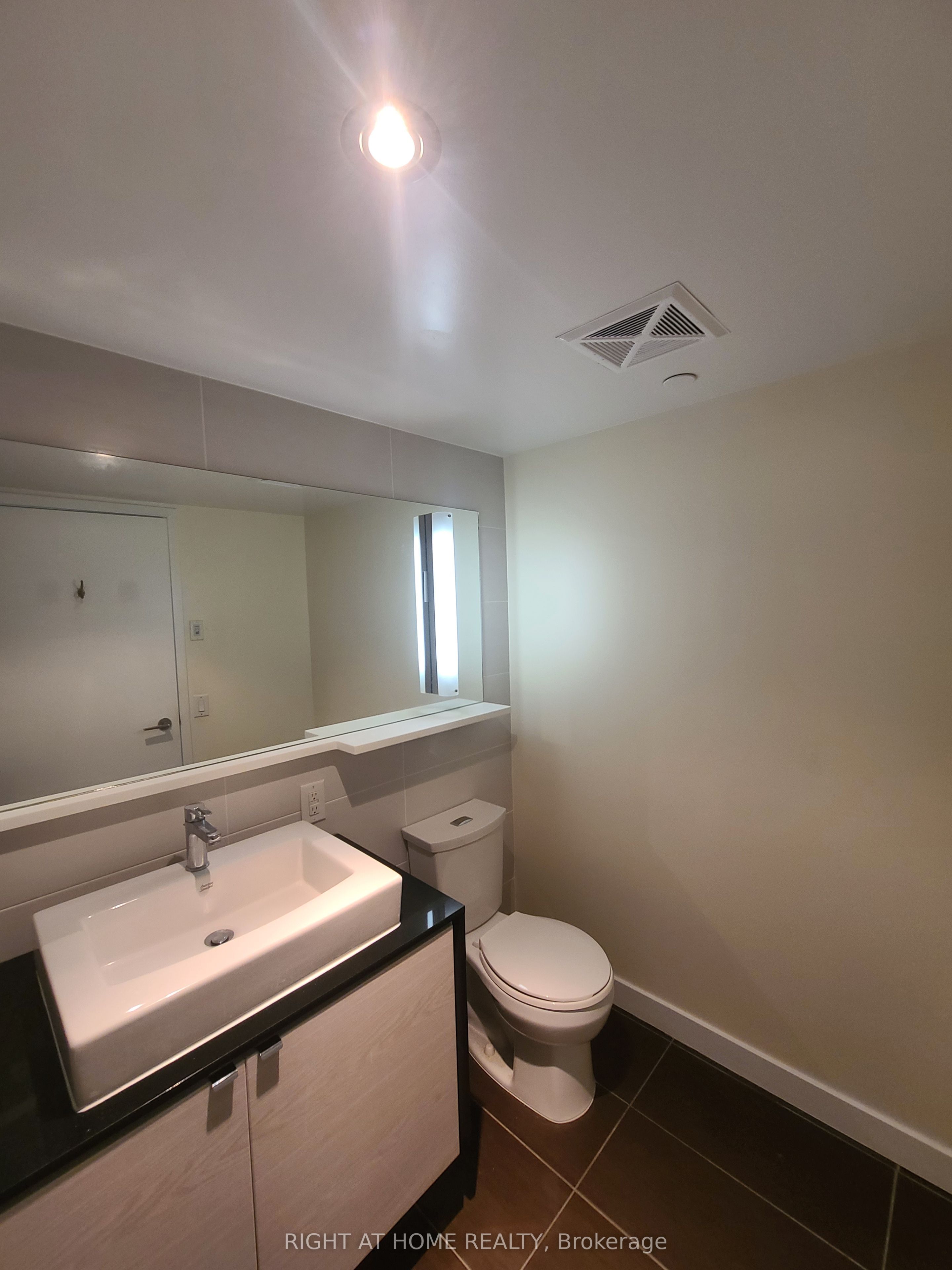 #808 - 72 Esther Shiner Boulevard Property Photo 14