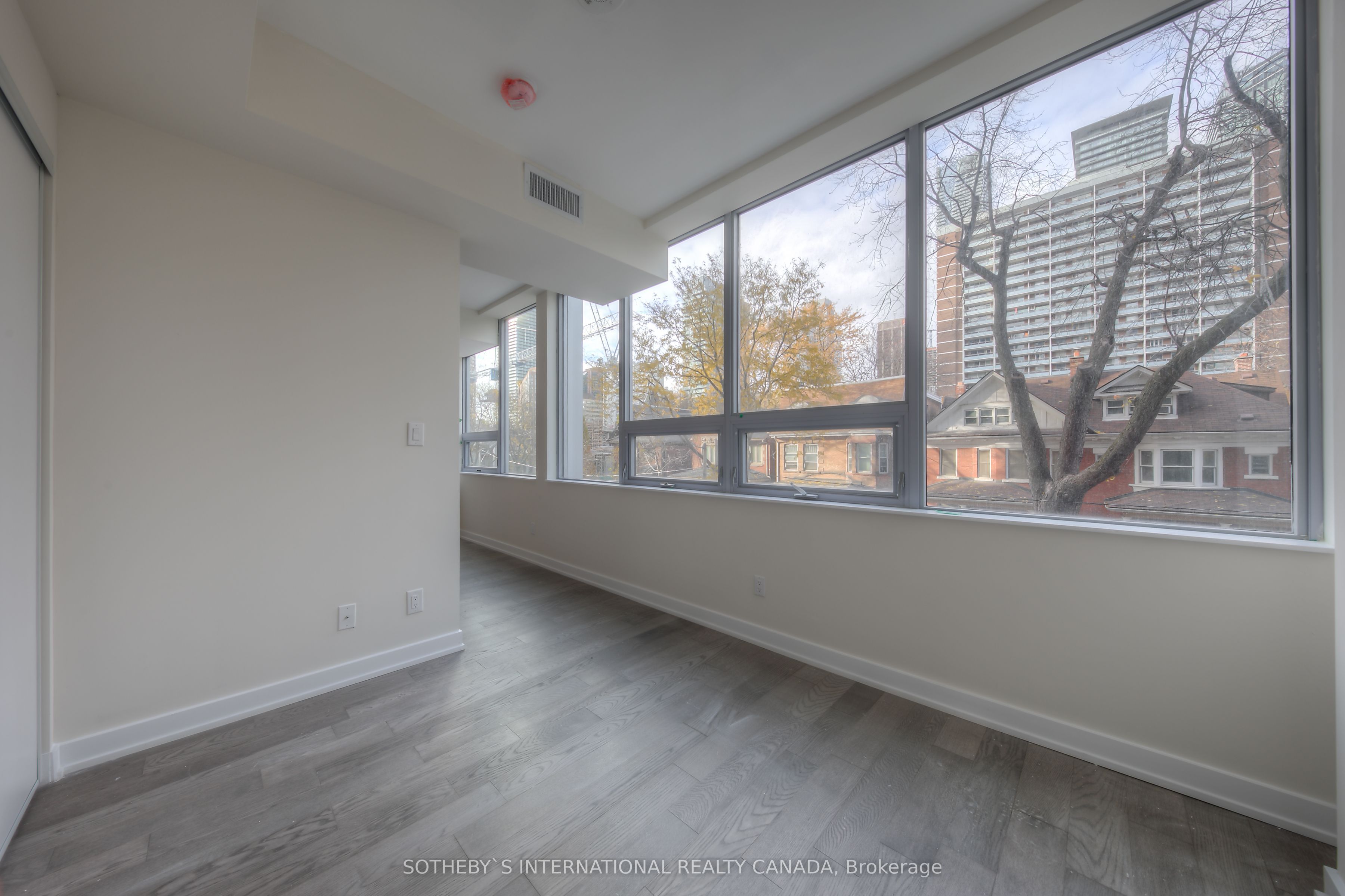 #203 - 17 Dundonald Street Property Photo 1