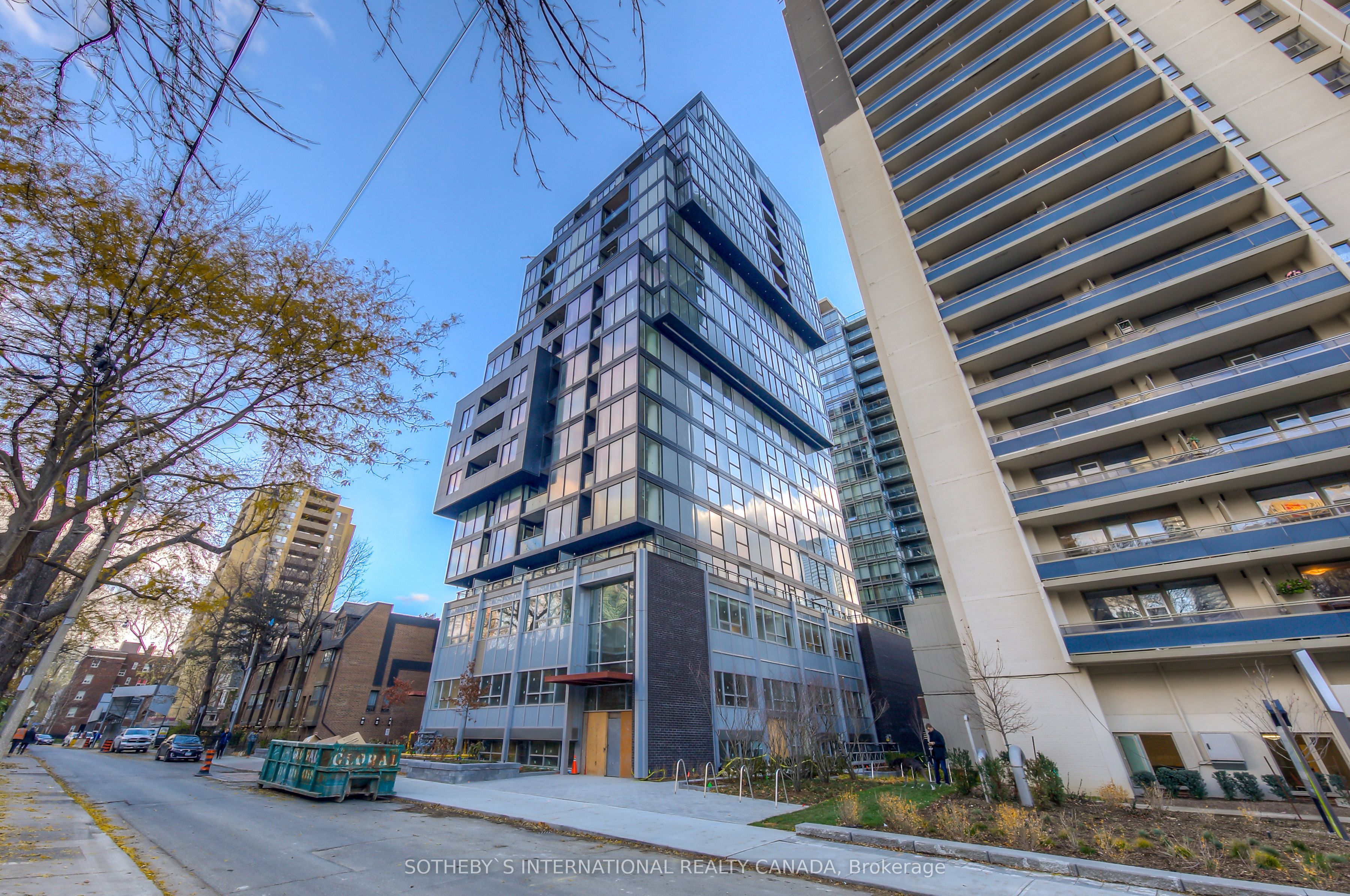 #203 - 17 Dundonald Street Property Photo 8