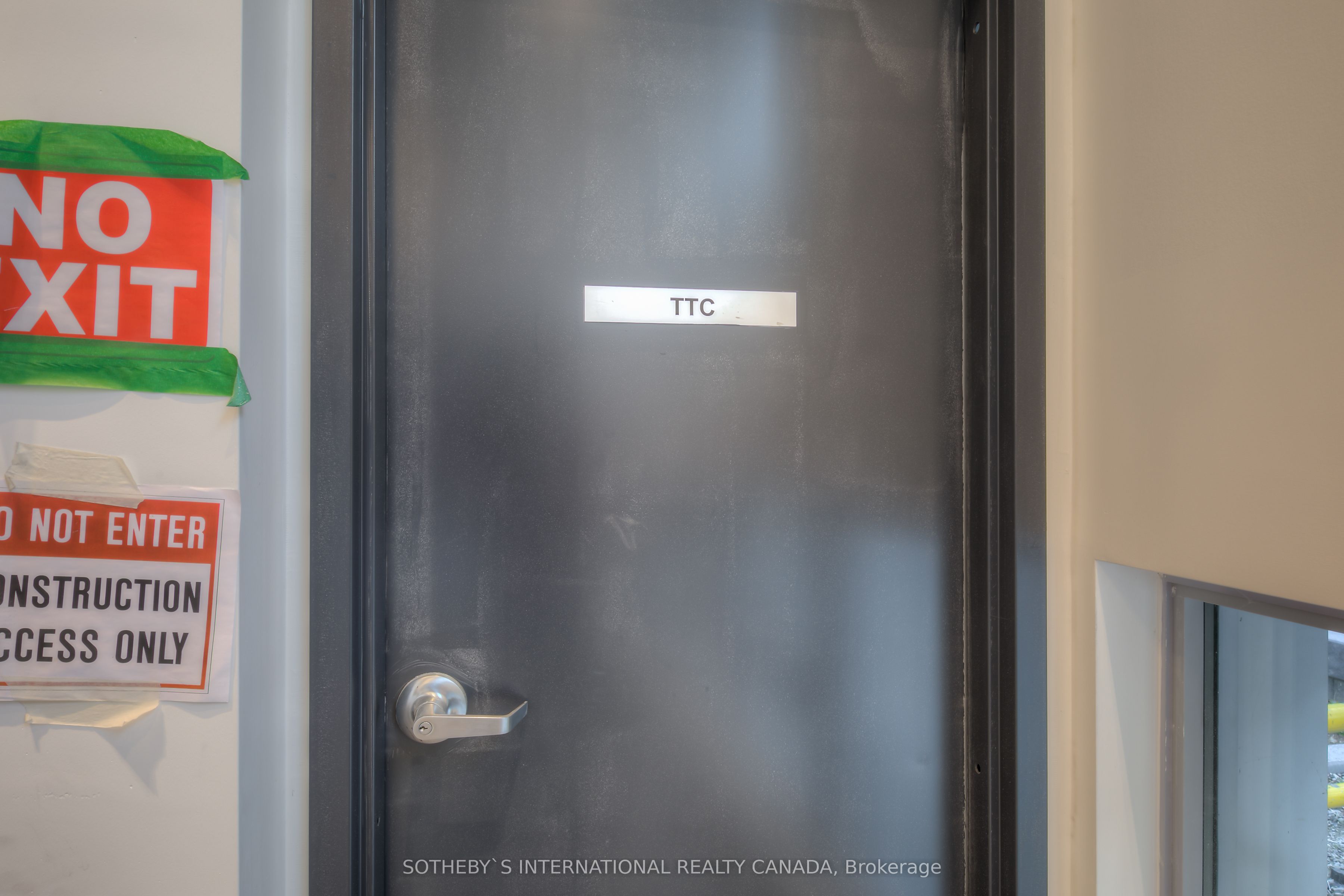#203 - 17 Dundonald Street Property Photo 9