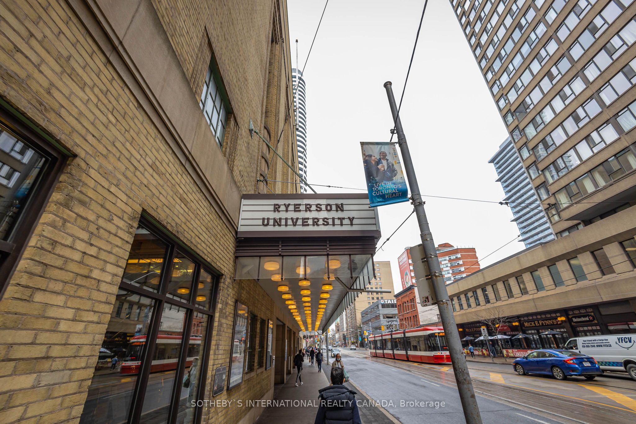 #203 - 17 Dundonald Street Property Photo 11