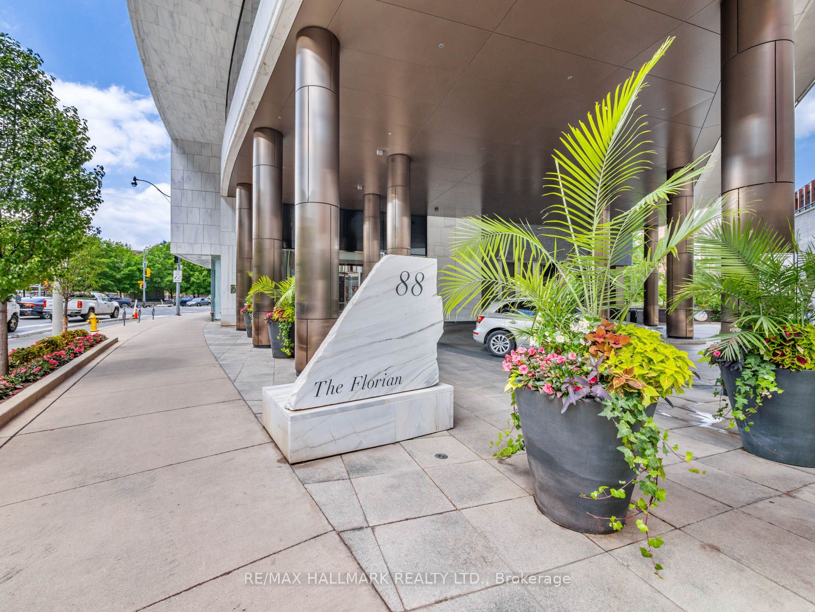 #308 - 88 Davenport Road Property Photo 1