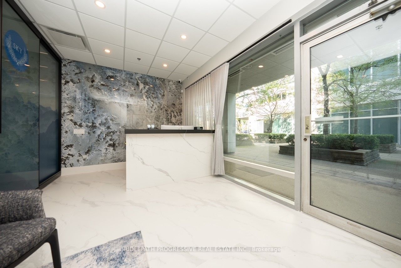 #d - 12 Harrison Gardens Property Photo 4