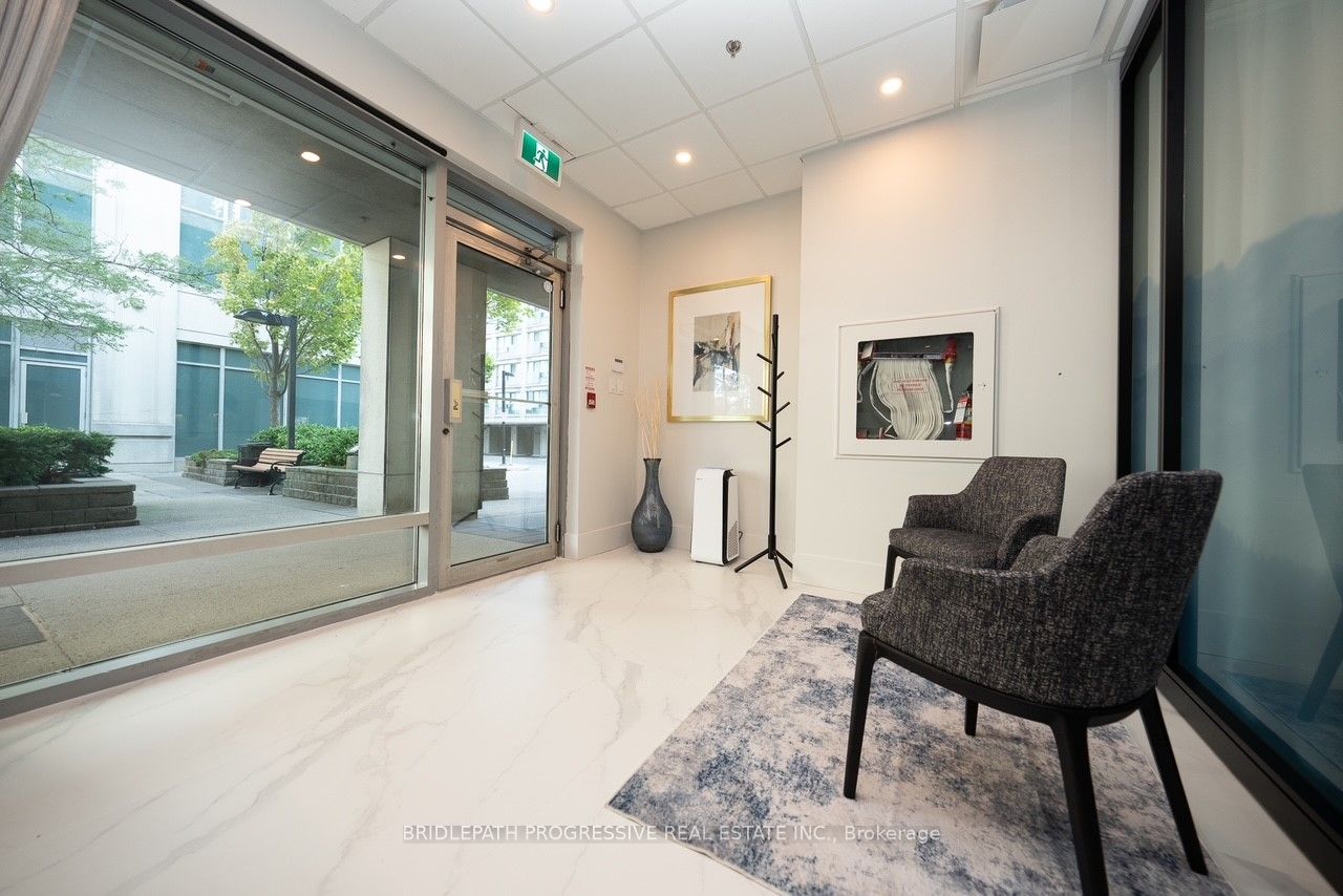 #d - 12 Harrison Gardens Property Photo 5