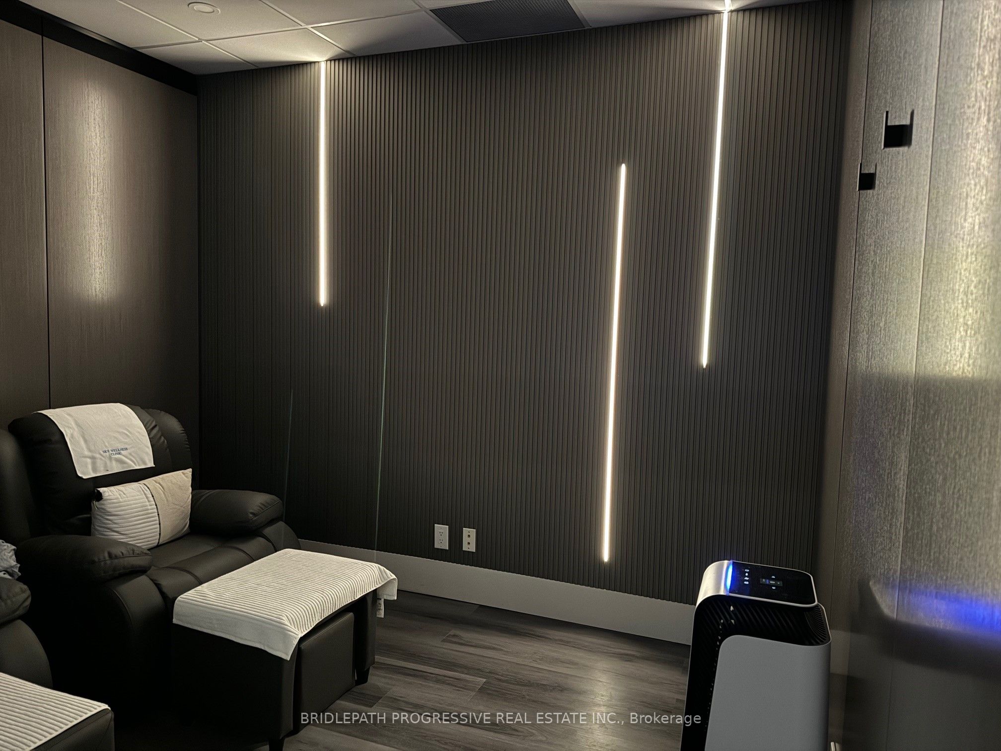 #d - 12 Harrison Gardens Property Photo 9