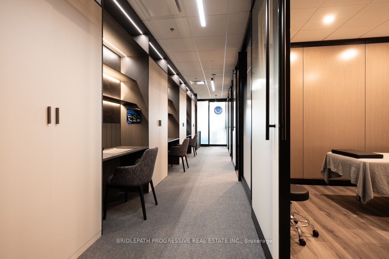 #d - 12 Harrison Gardens Property Photo 15