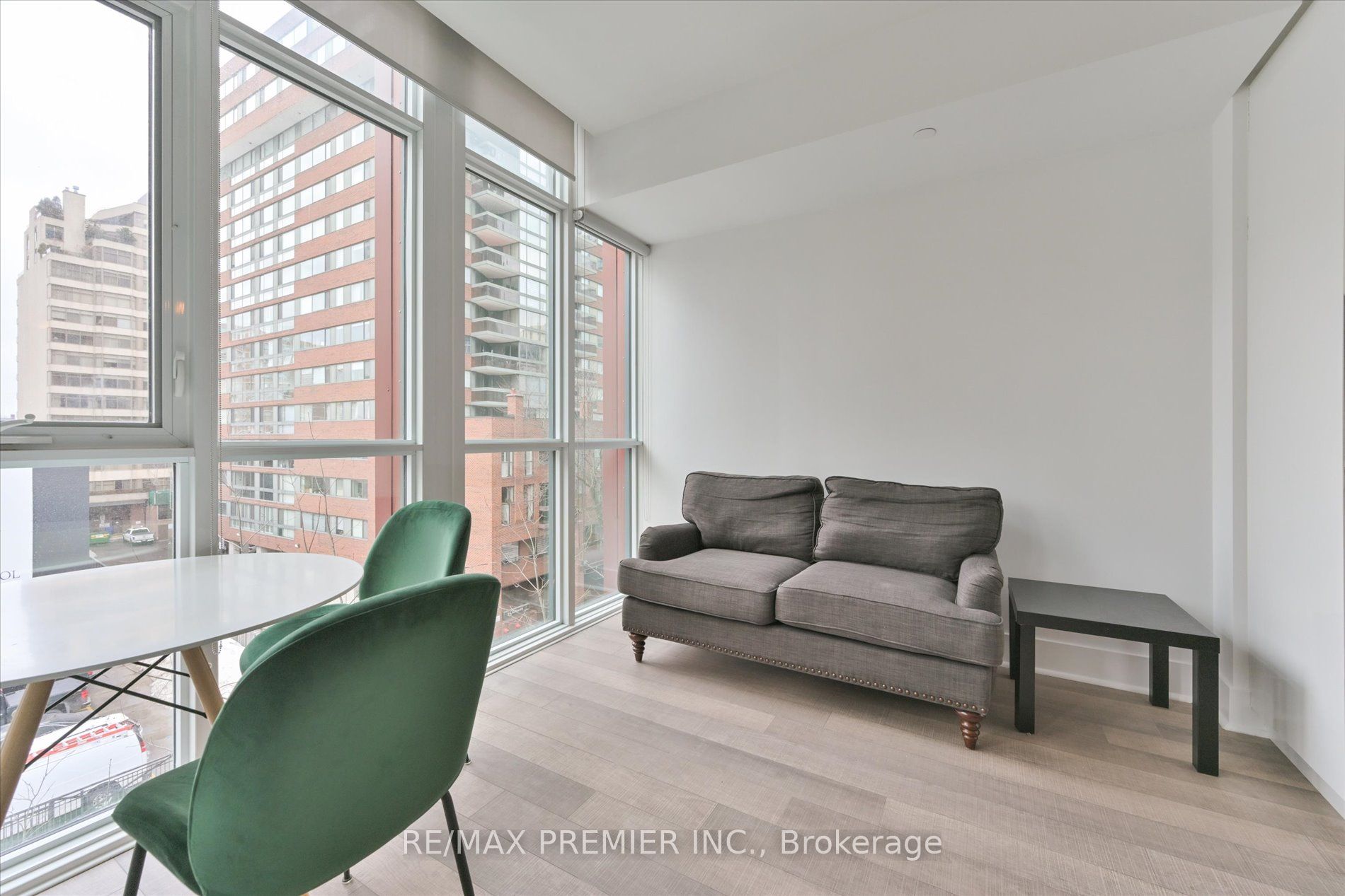 #407 - 32 Davenport Road Property Photo 7