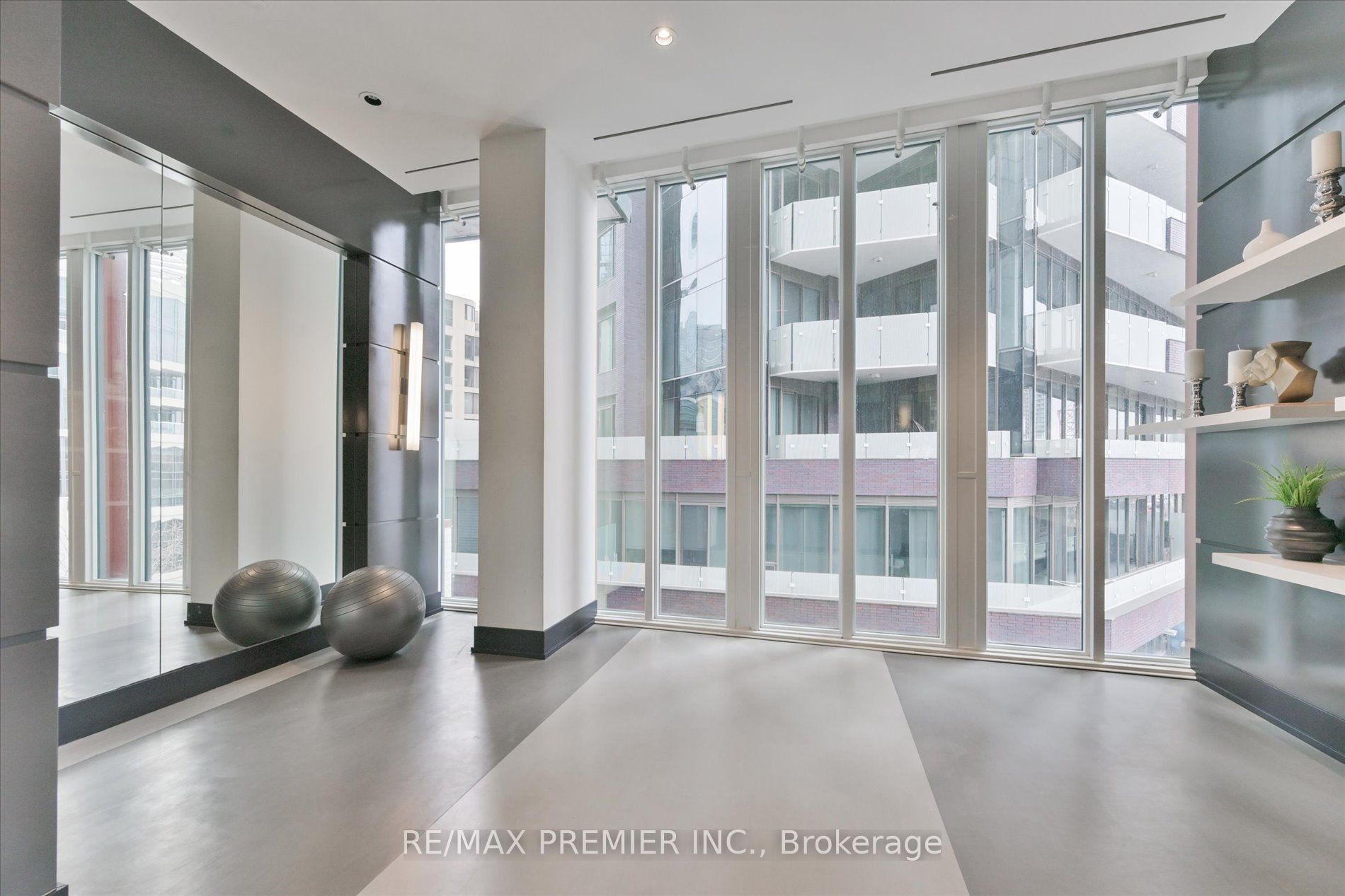 #407 - 32 Davenport Road Property Photo 15