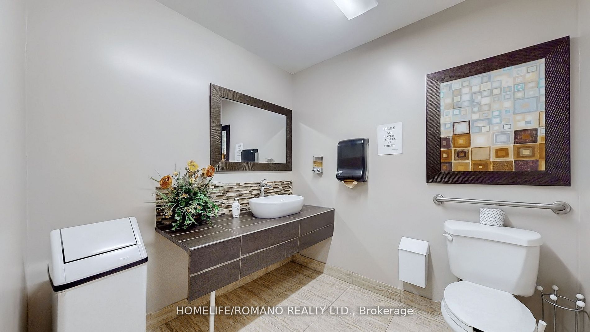 #c1 & C3 - 800 Sheppard Avenue Property Photo 7