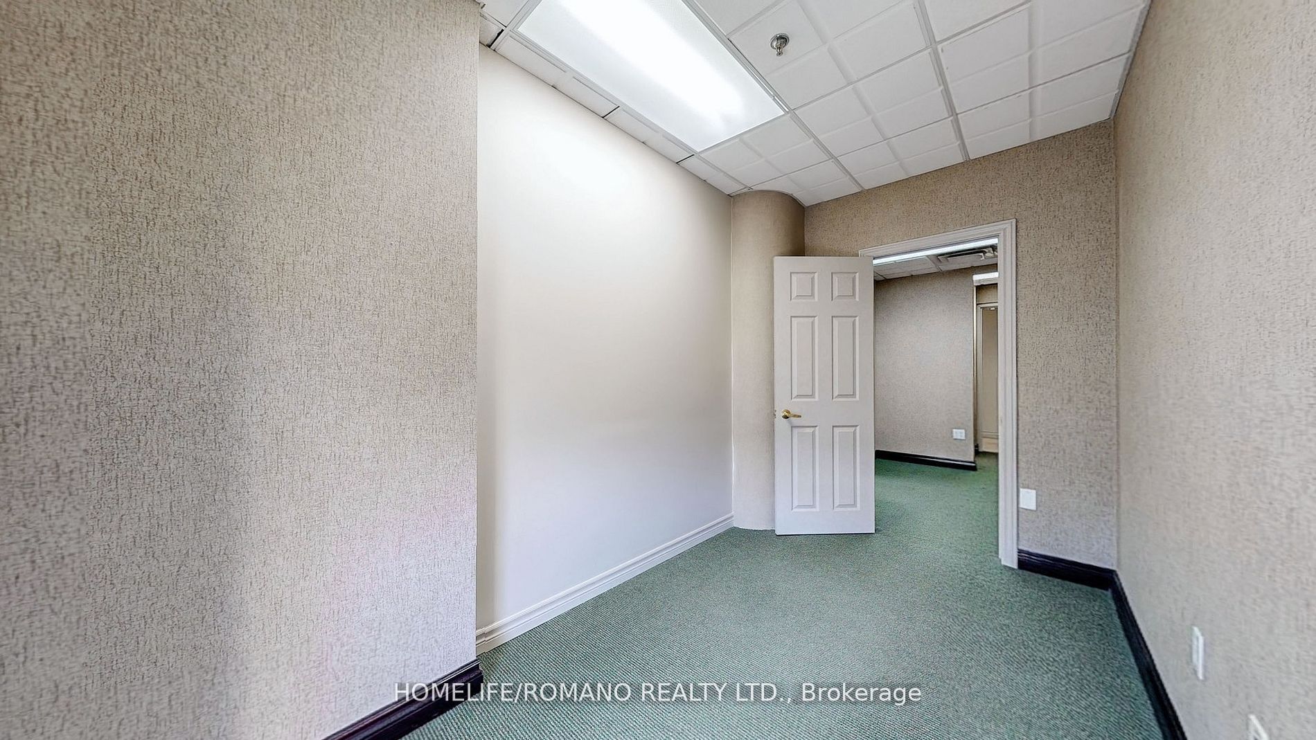 #c1 & C3 - 800 Sheppard Avenue Property Photo 25