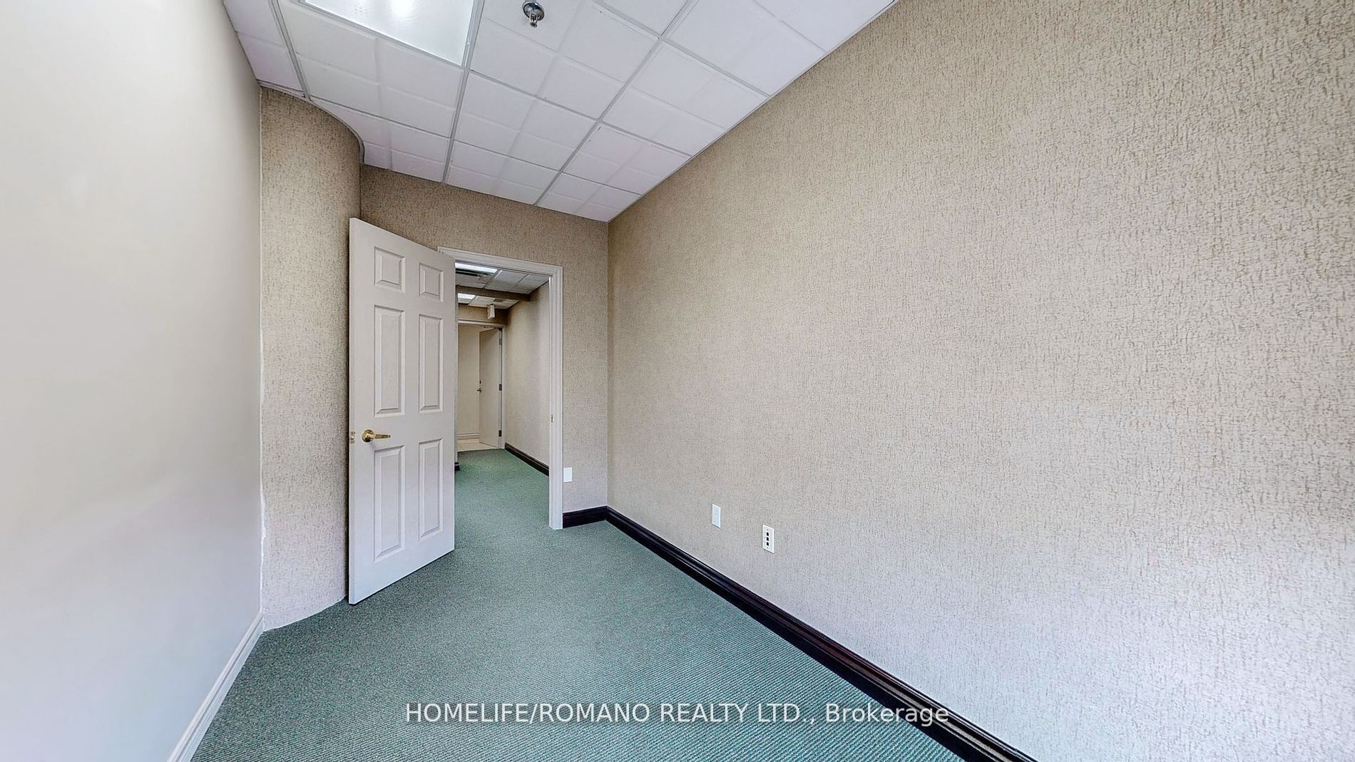 #c1 & C3 - 800 Sheppard Avenue Property Photo 26