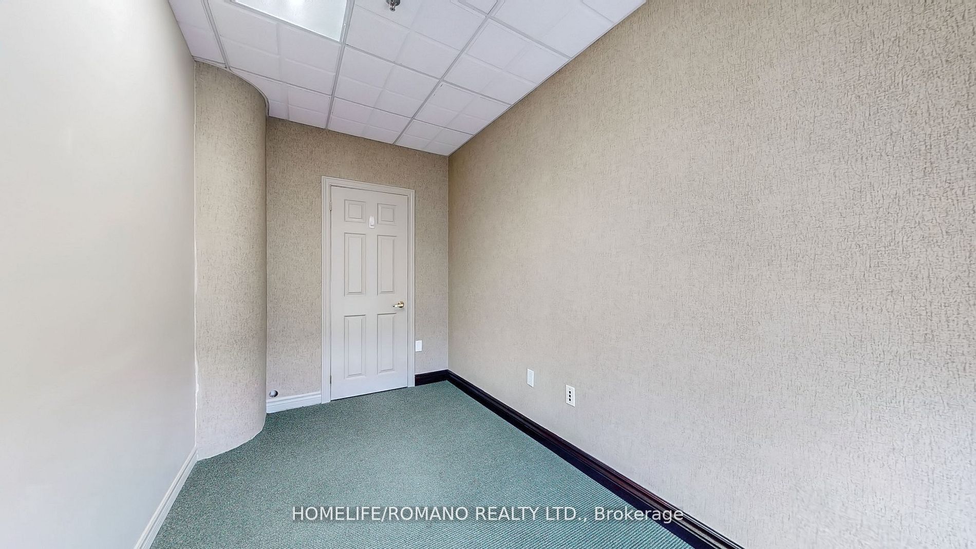 #c1 & C3 - 800 Sheppard Avenue Property Photo 28